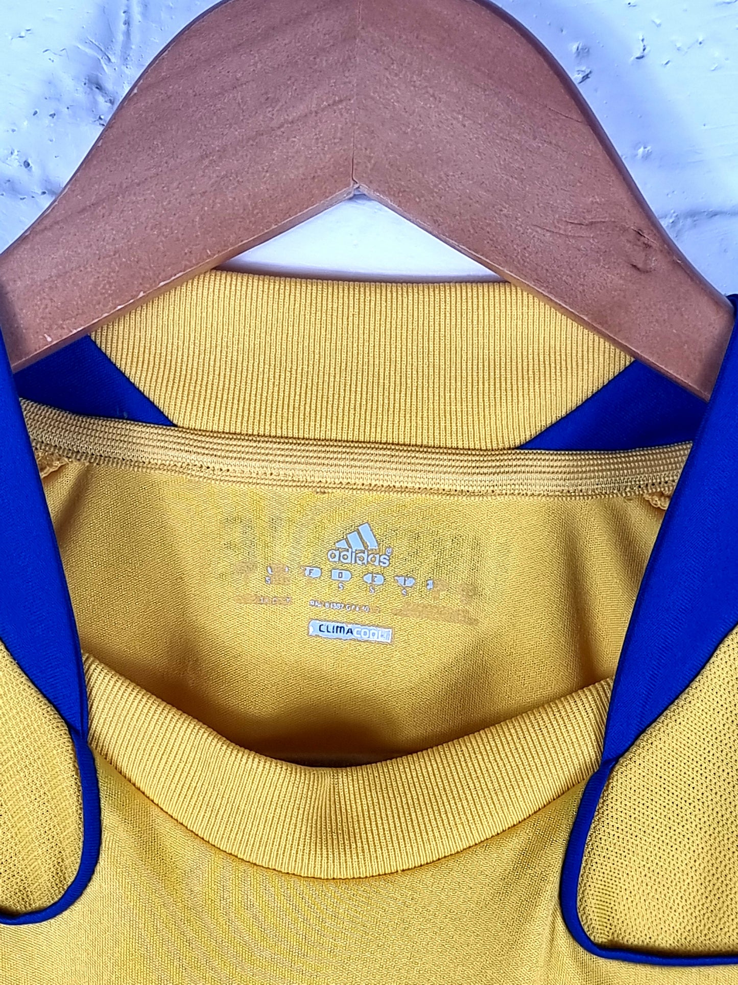 Adidas Ukraine 2010/12 Home Shirt Small