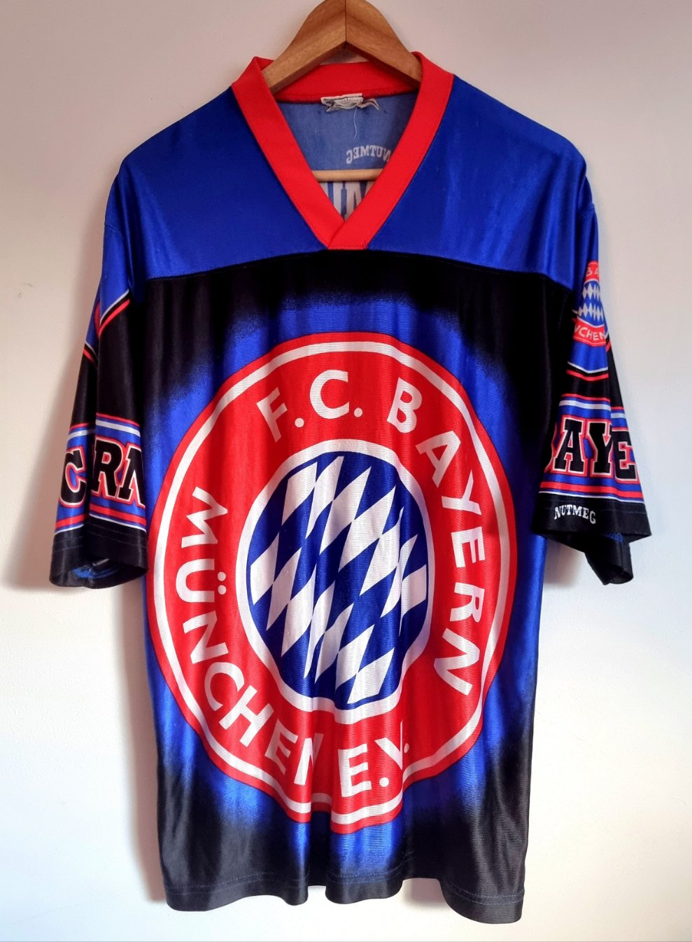 Nutmeg Bayern Munich 90s Fan Shirt Large – Granny's Football Store