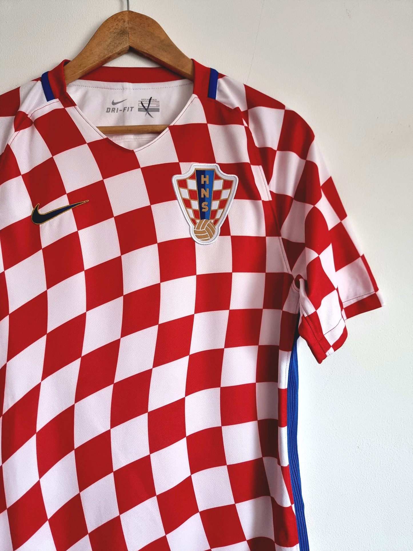 Nike Croatia 16/17 Home Shirt Small