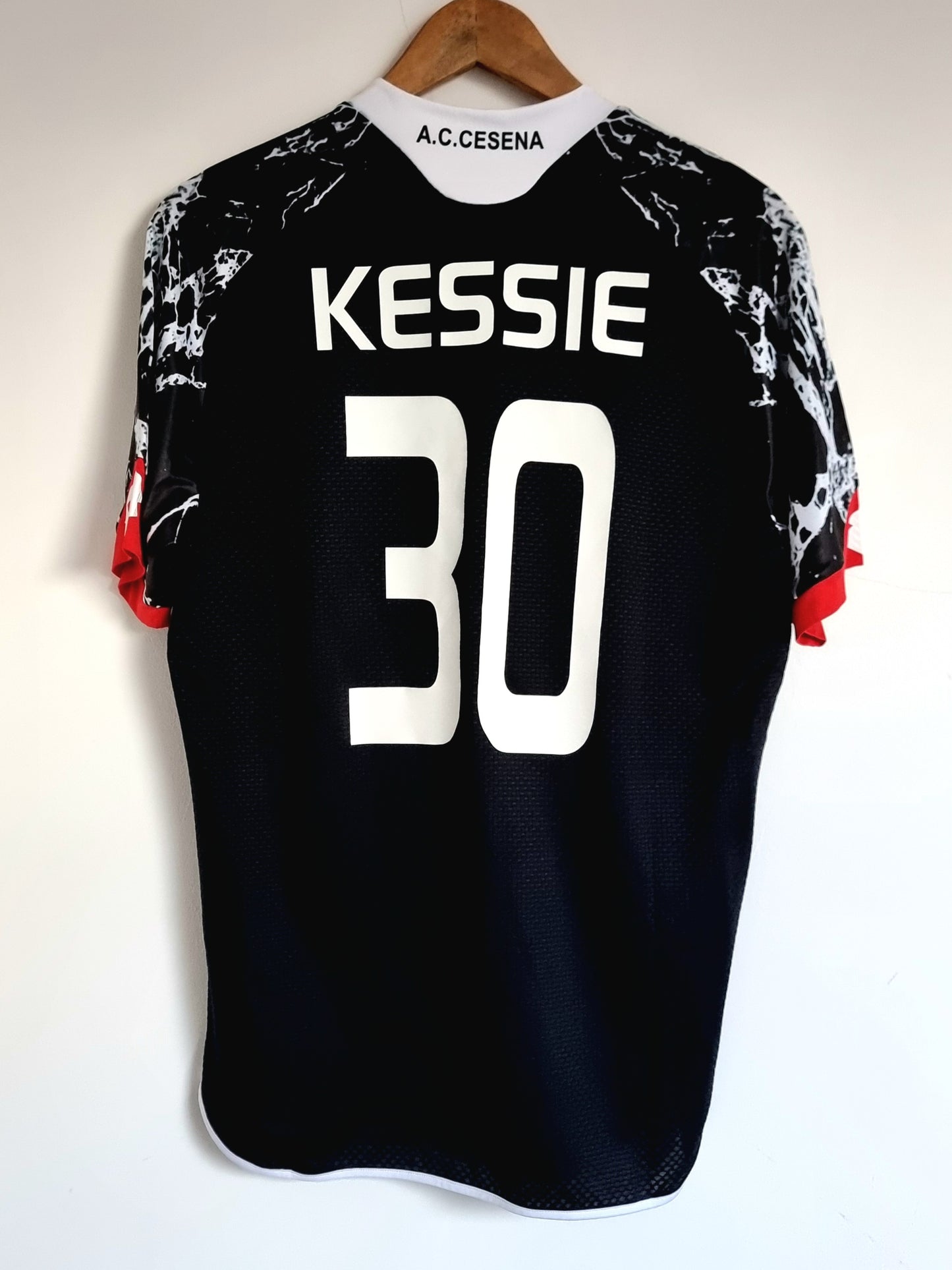 Lotto A.C. Cesena 15/16 'Kessie 30' Away Shirt XL