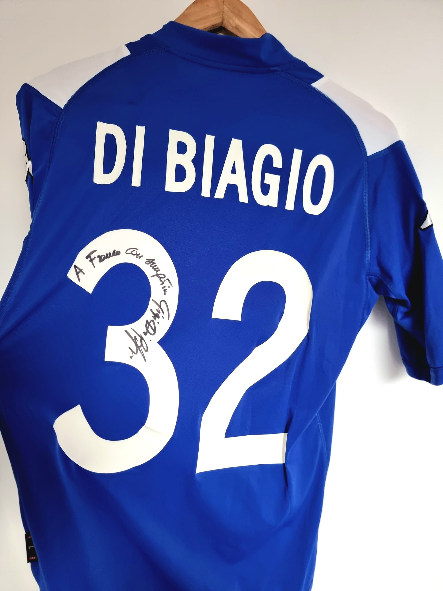 Kappa Brescia 04/05 'Di Biagio 32 ' Signed Home Shirt Large