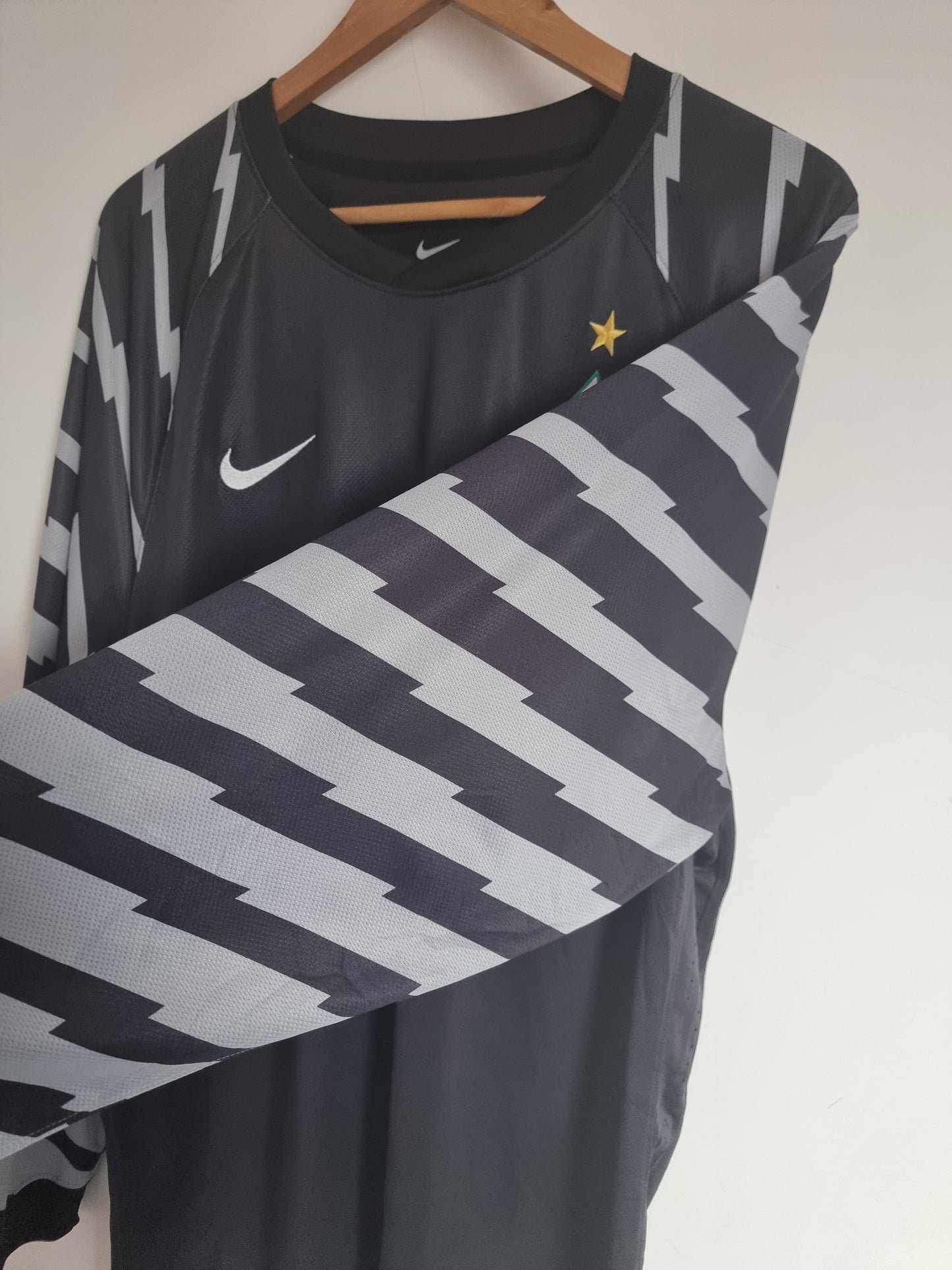Nike Werder Bremen 10/11 Long Sleeve Player Spec Goalkeeper Shirt XXL