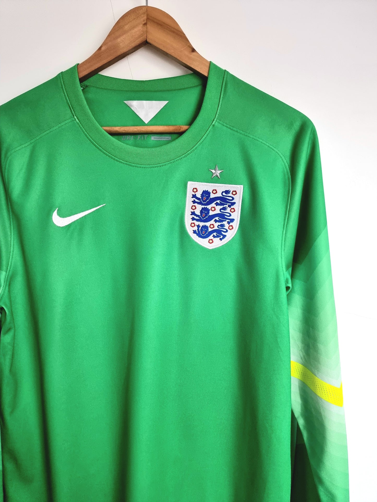 Nike England 14/15 Long Sleeve Goalkeeper Shirt Small