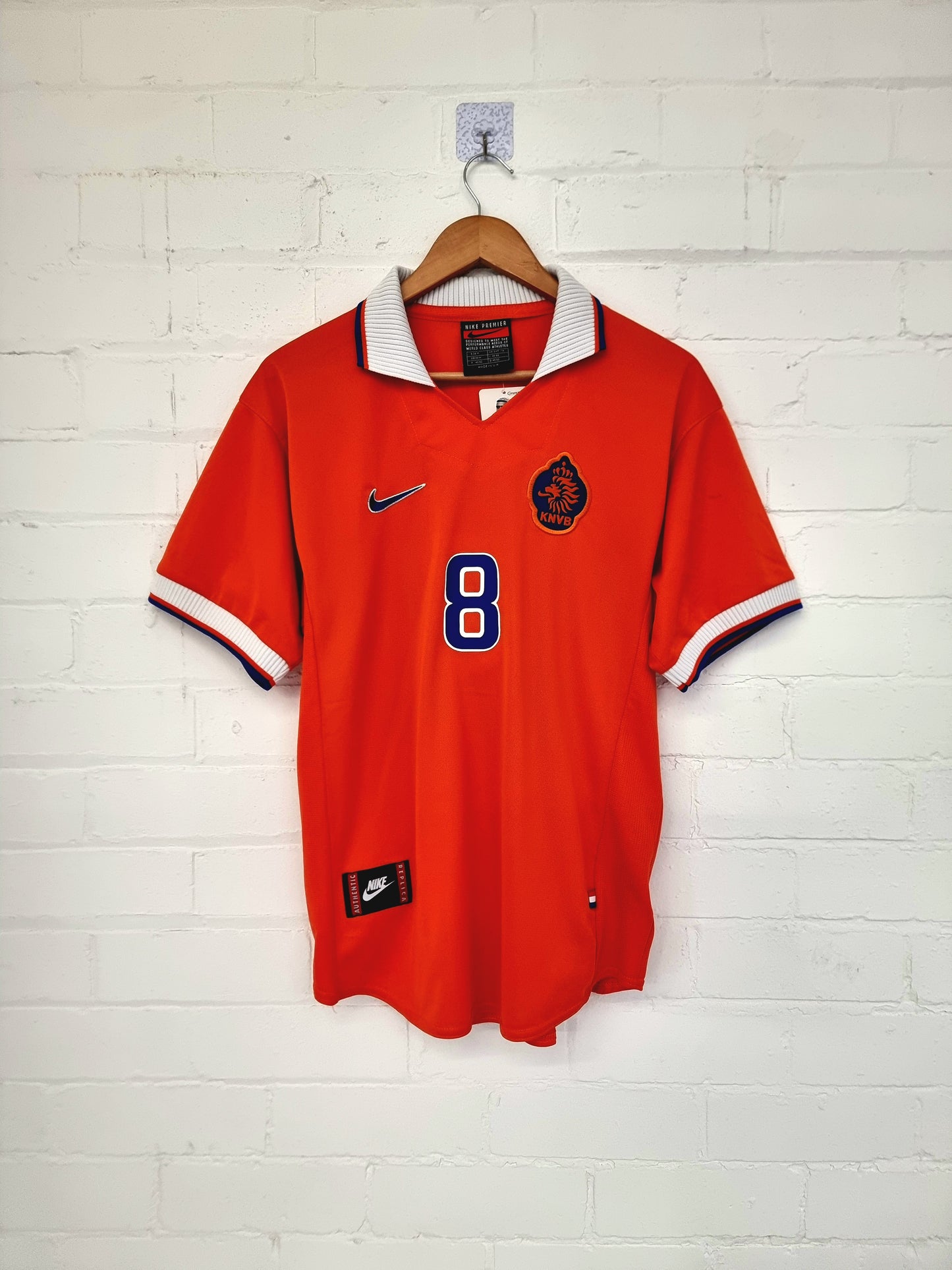 Nike Holland 97/98 '8 (Bergkamp)' Home Shirt Medium