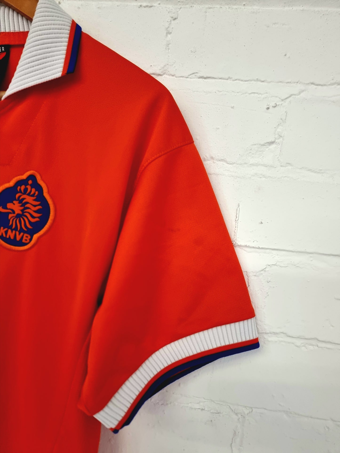 Nike Holland 97/98 '8 (Bergkamp)' Home Shirt Medium