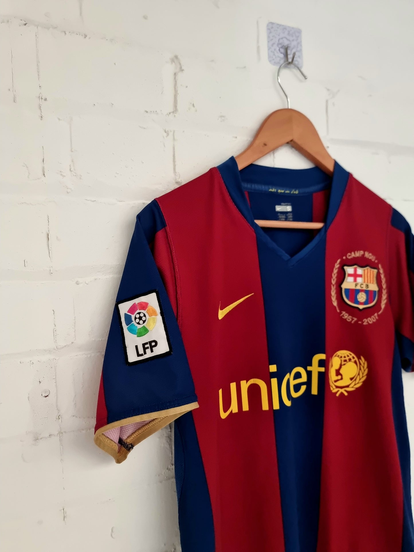 Nike Barcelona 07/08 Home Shirt Small