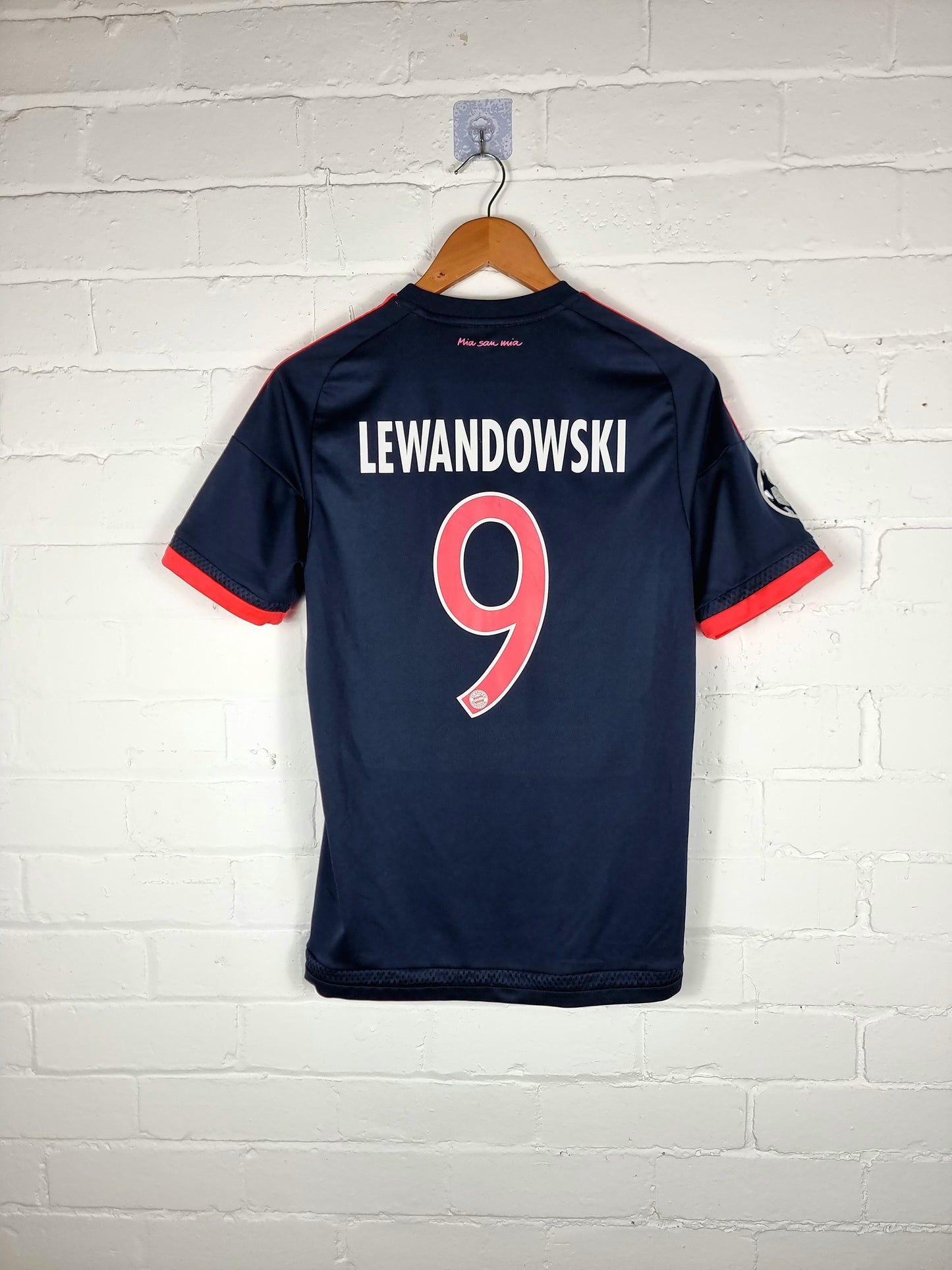 Adidas Bayern Munich 15/16 'Lewandowski 9' Third Shirt Small