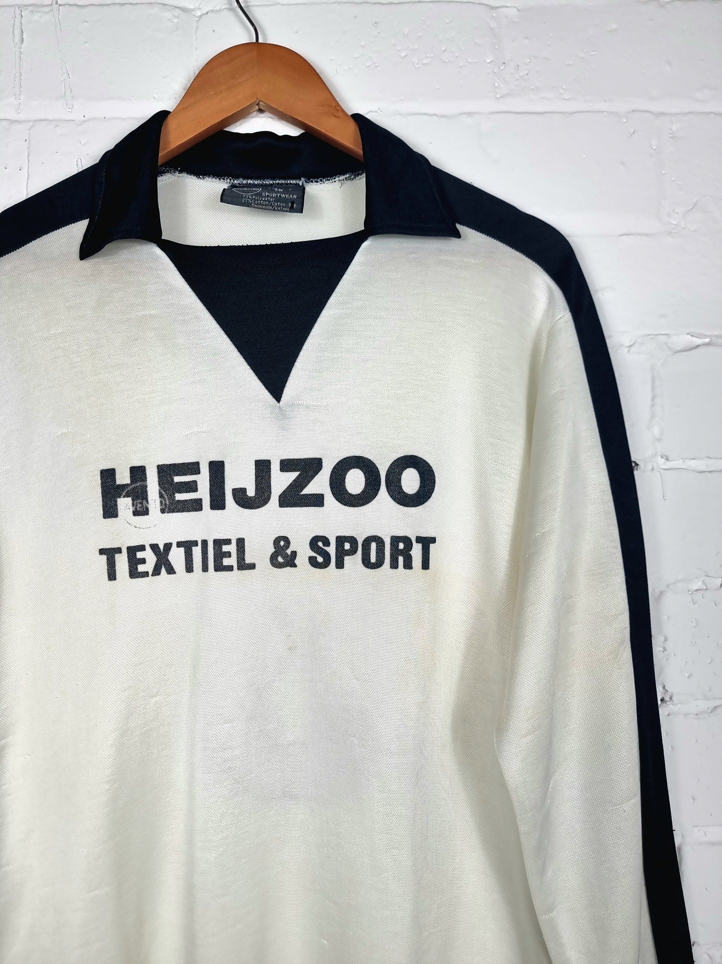 Avento 70s Dutch Amatuer Long Sleeve Football Shirt Large