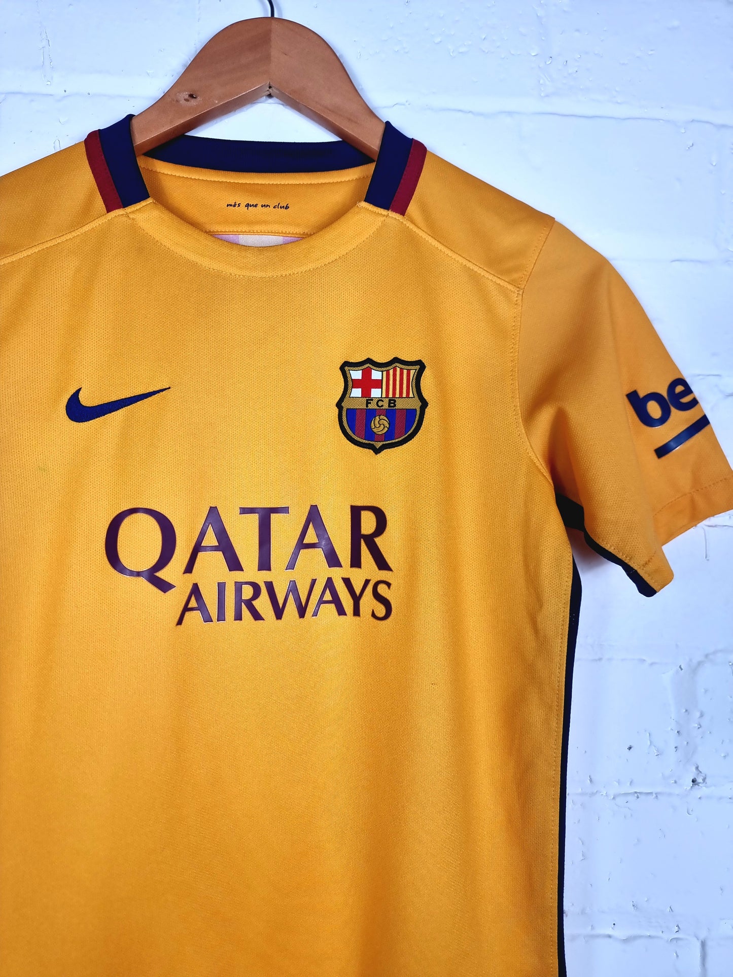 Nike Barcelona 15/16 Away Shirt Large Boys