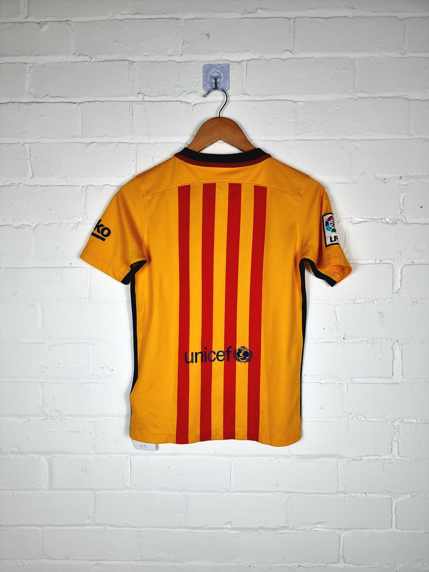 Nike Barcelona 15/16 Away Shirt Large Boys