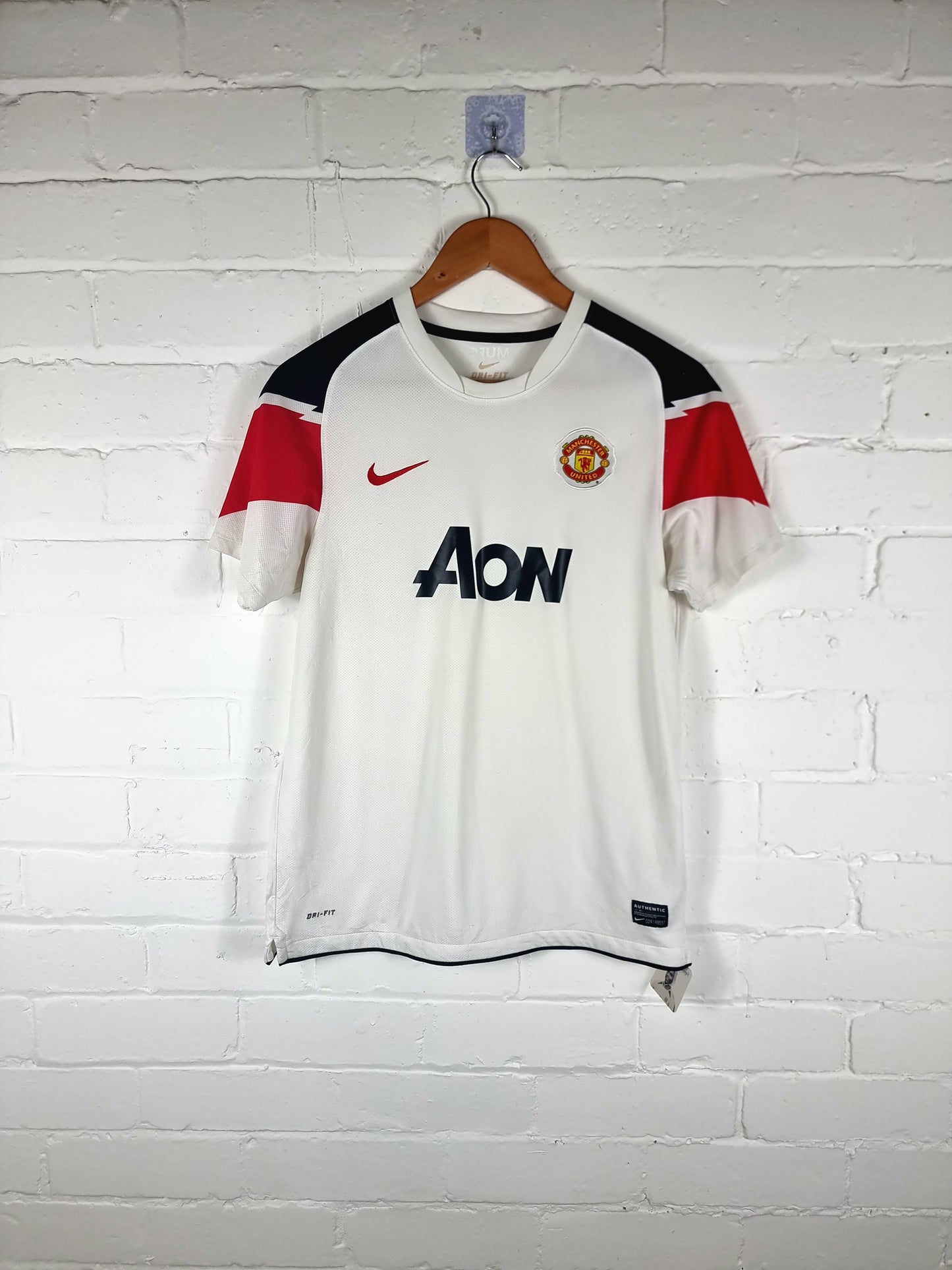 Nike Manchester United 10/12 Away Shirt XL Boys