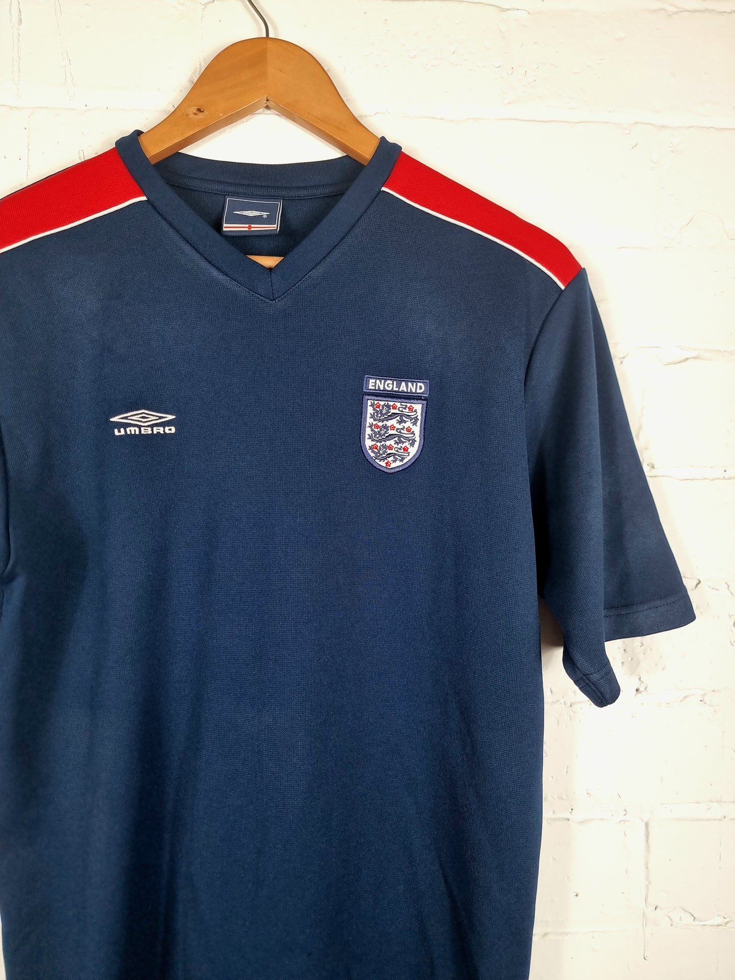 Umbro England 00/01 Training Shirt Large