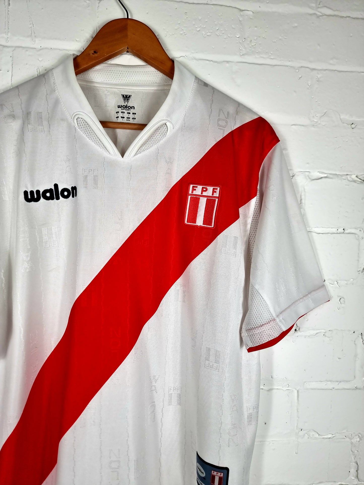 Walon Peru 04/06 Home Shirt Large