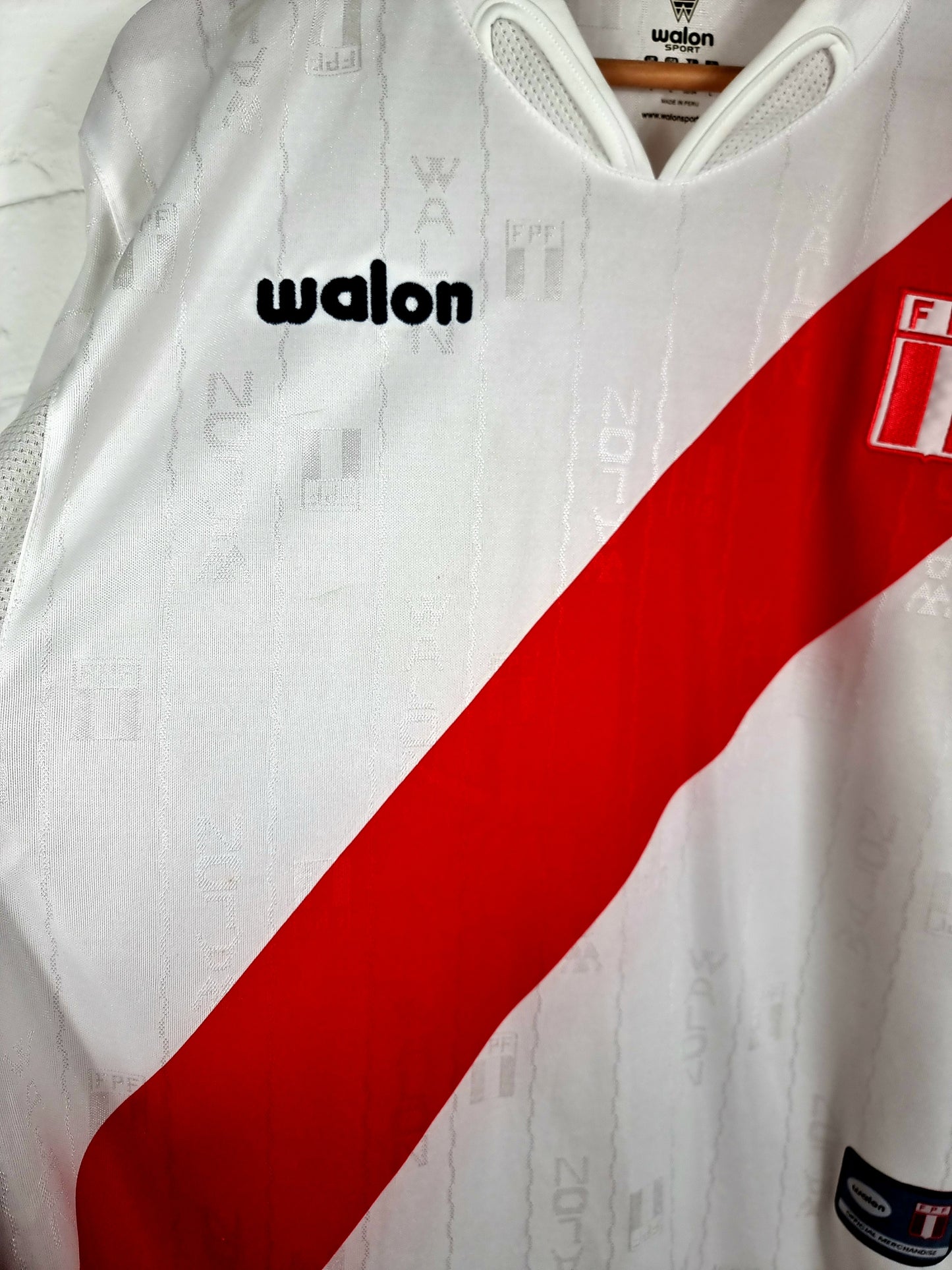 Walon Peru 04/06 Home Shirt Large