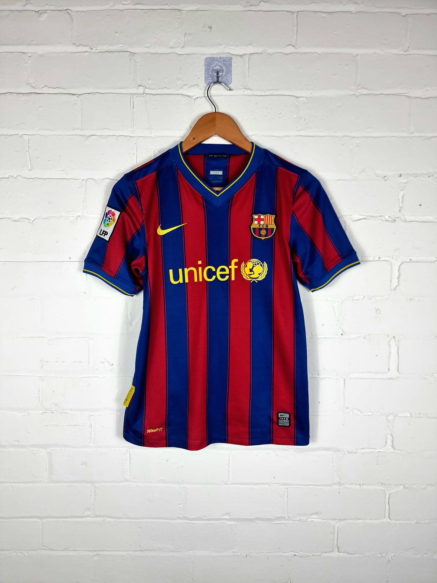 Nike Barcelona 09/10 Home Shirt Youth Large