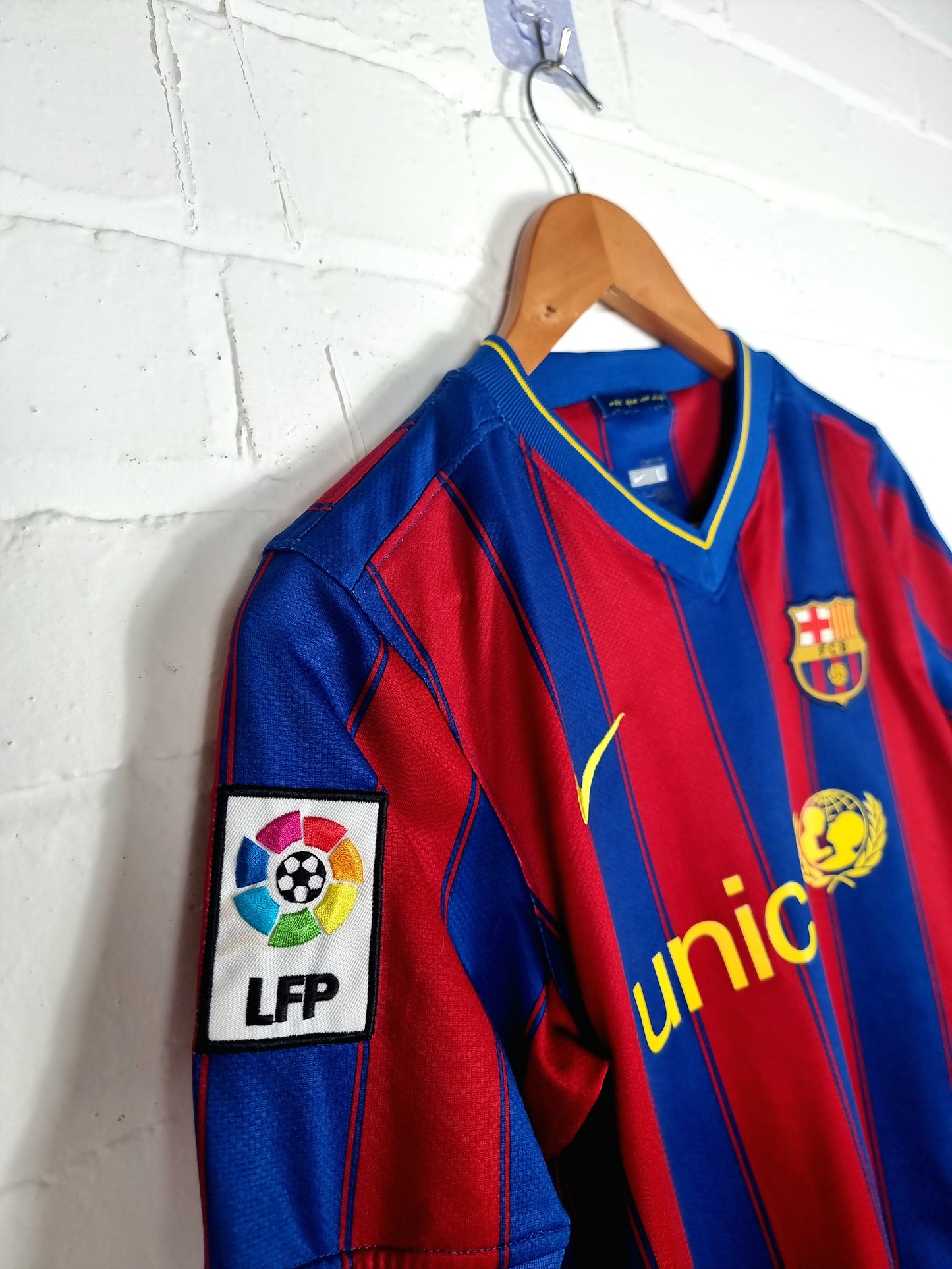 Nike Barcelona 09/10 Home Shirt Youth Large