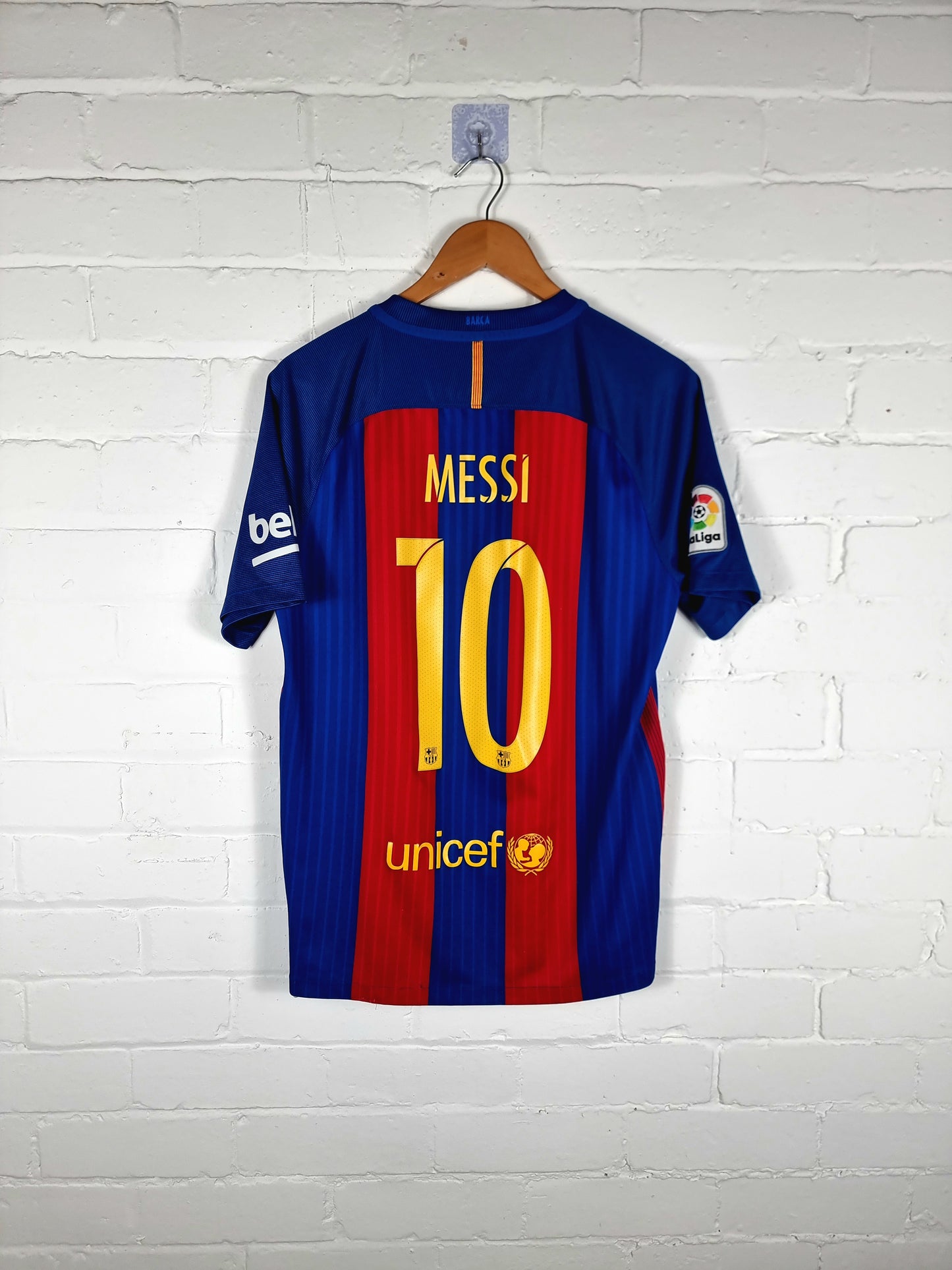 Nike Barcelona 16/17 'Messi 10' Home Shirt Medium