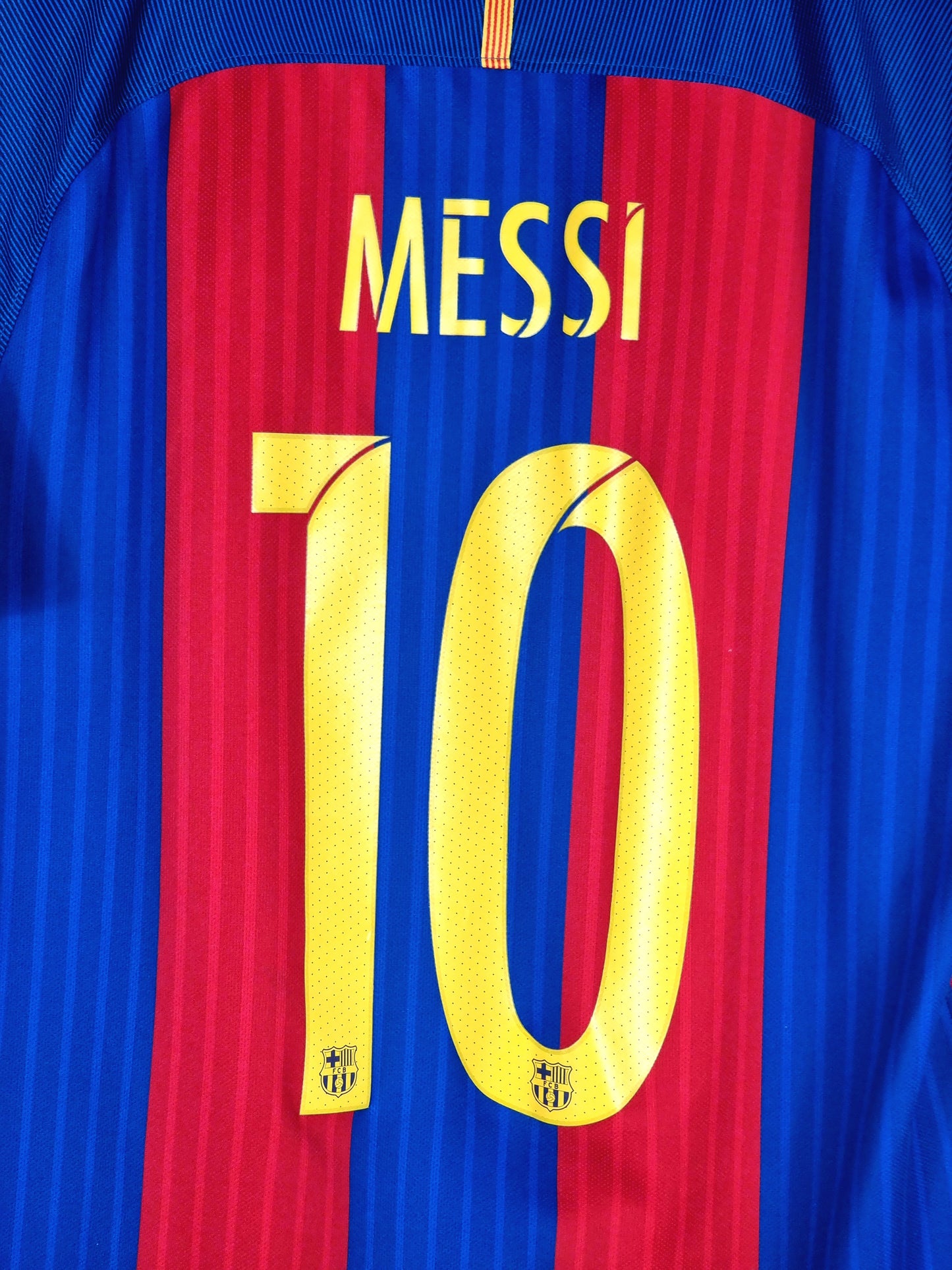 Nike Barcelona 16/17 'Messi 10' Home Shirt Medium