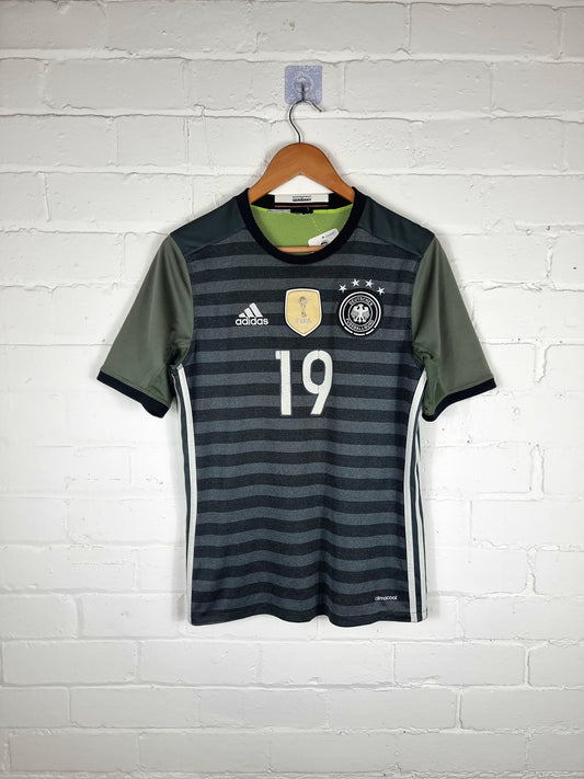 Adidas Germany 2015/16 'Gotze 19' Away Shirt Small