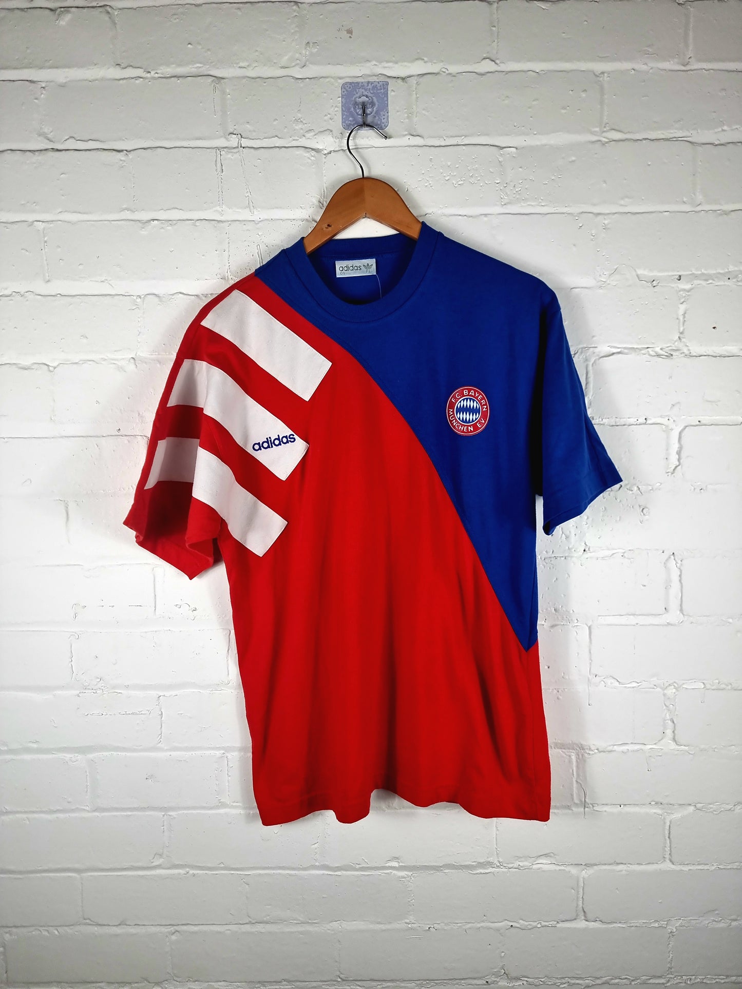 Adidas Bayern Munich 1993/95 Leisure T-Shirt Small