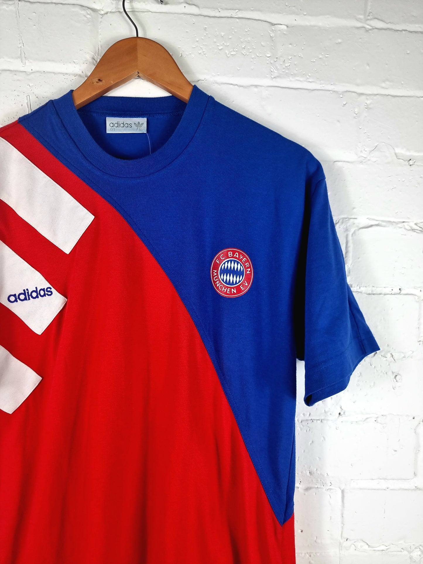 Adidas Bayern Munich 1993/95 Leisure T-Shirt Small