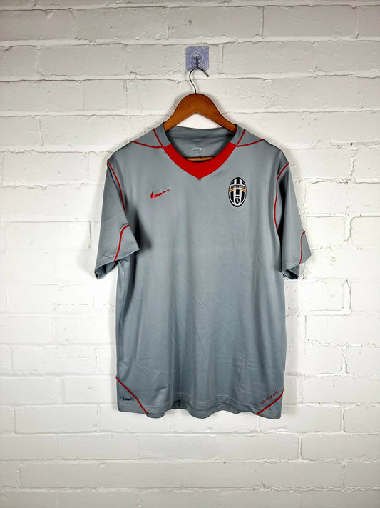 Nike Juventus 2007/08 Training Shirt Large