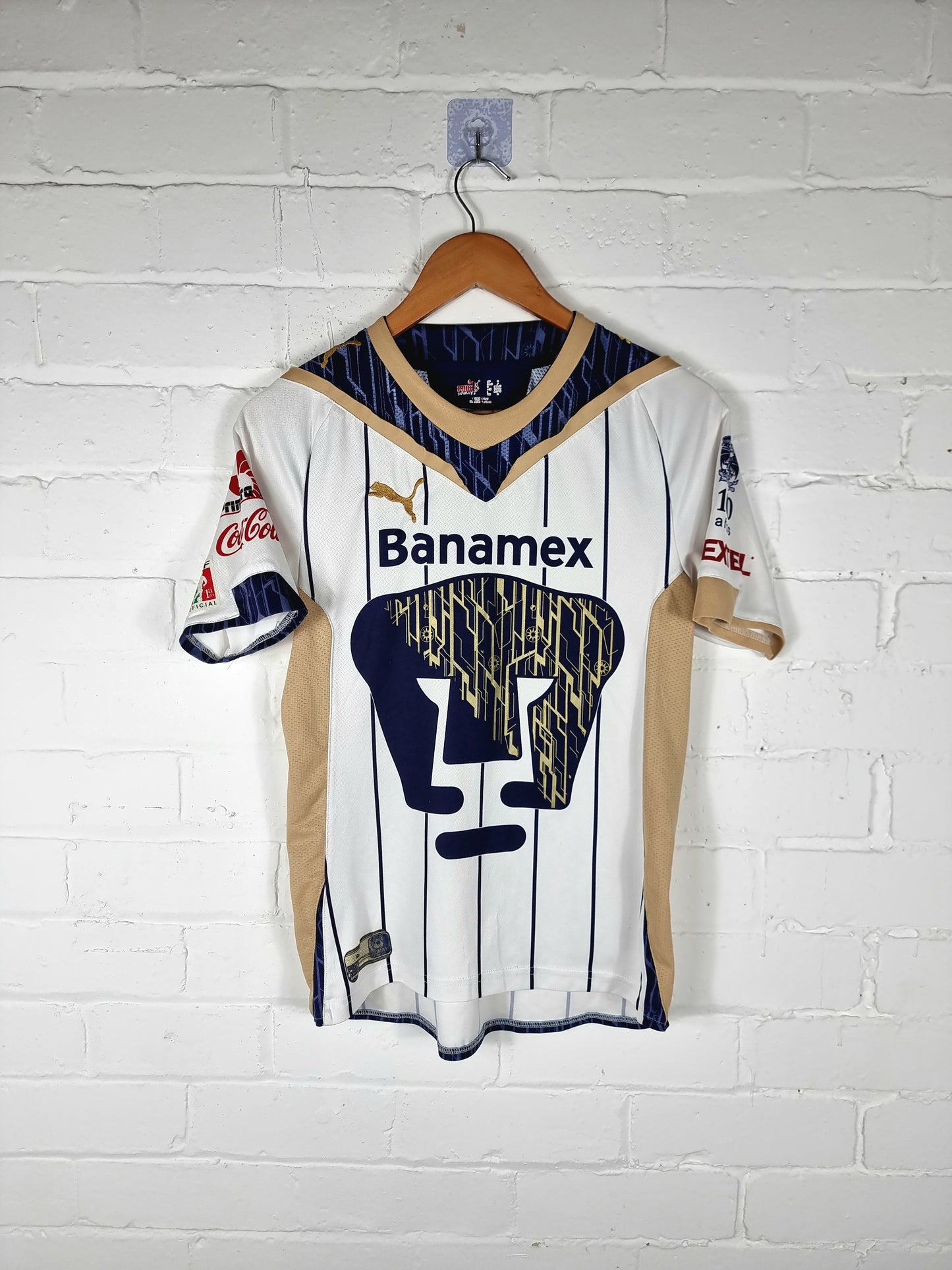 Puma UNAM Pumas 2009/10 Home Shirt Small