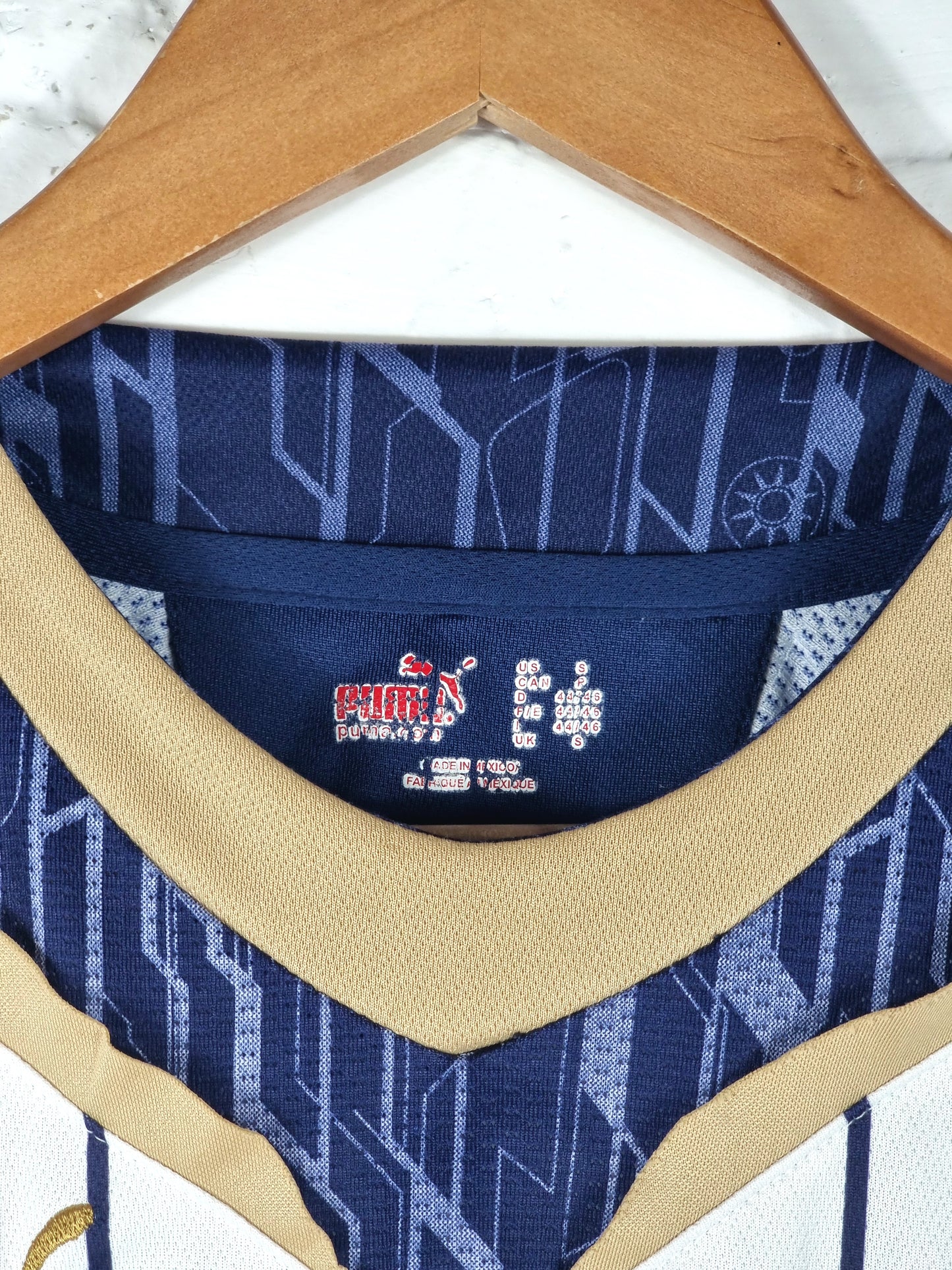 Puma UNAM Pumas 2009/10 Home Shirt Small