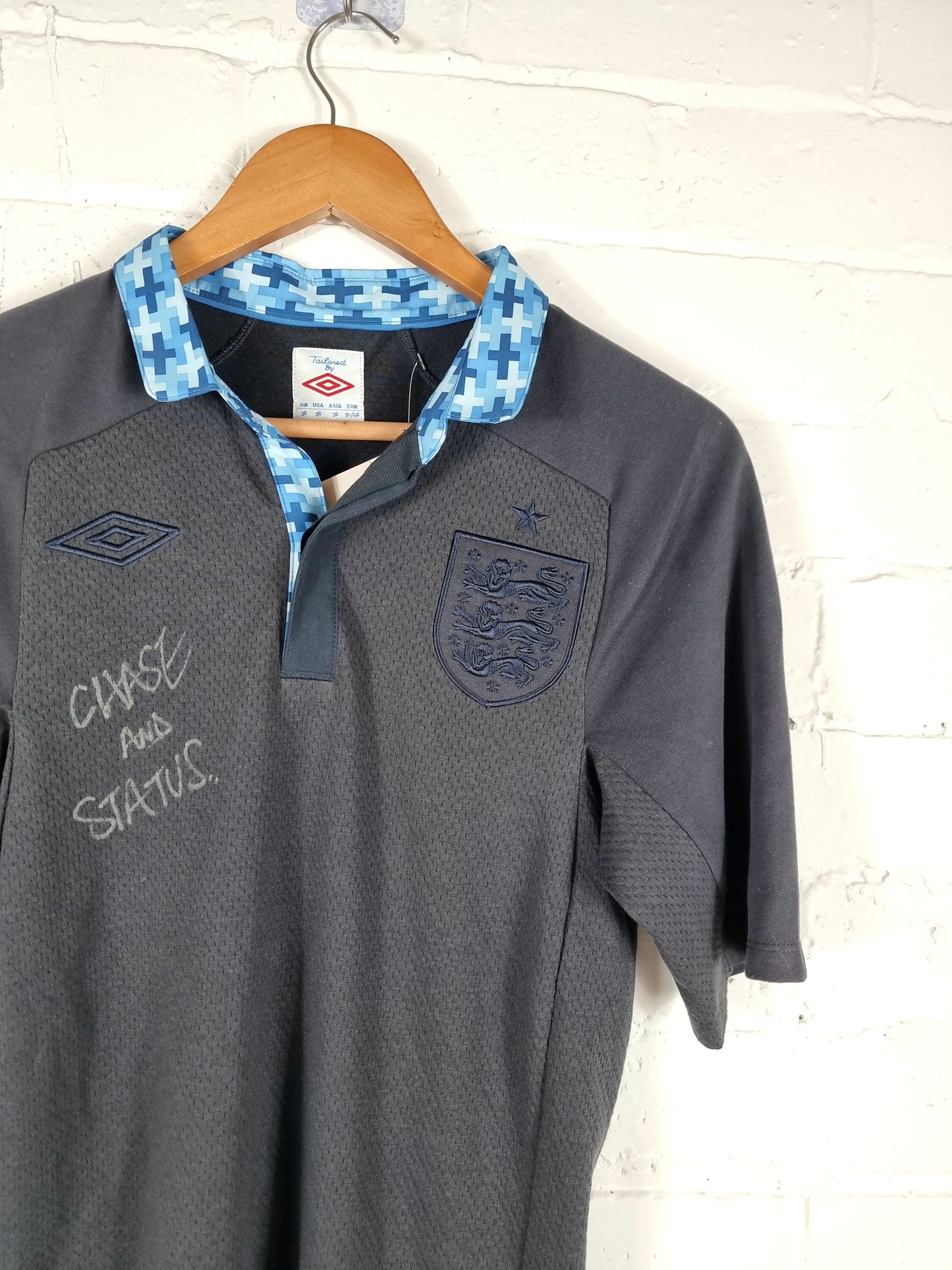 Umbro England 2011/2013 Deadstock Signed Limited Edition Away Shirt Small
