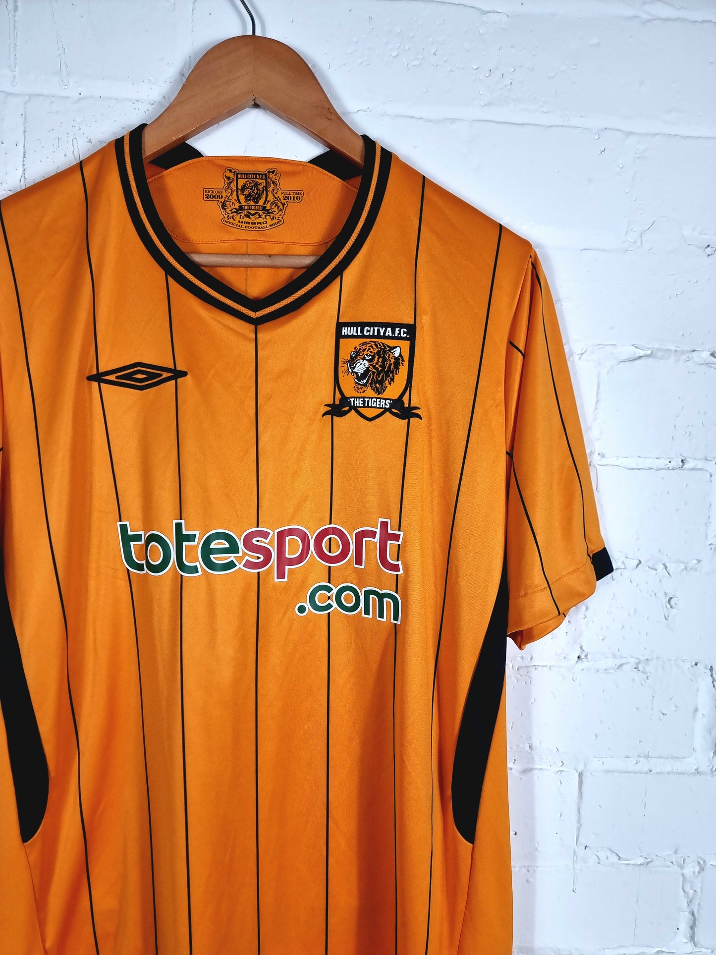 Umbro Hull City 2009/10 Home Shirt Large