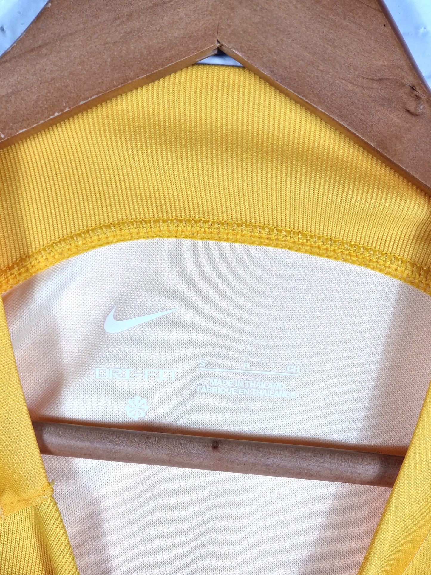 Nike Barcelona 2022/23 Fourth Shirt Small