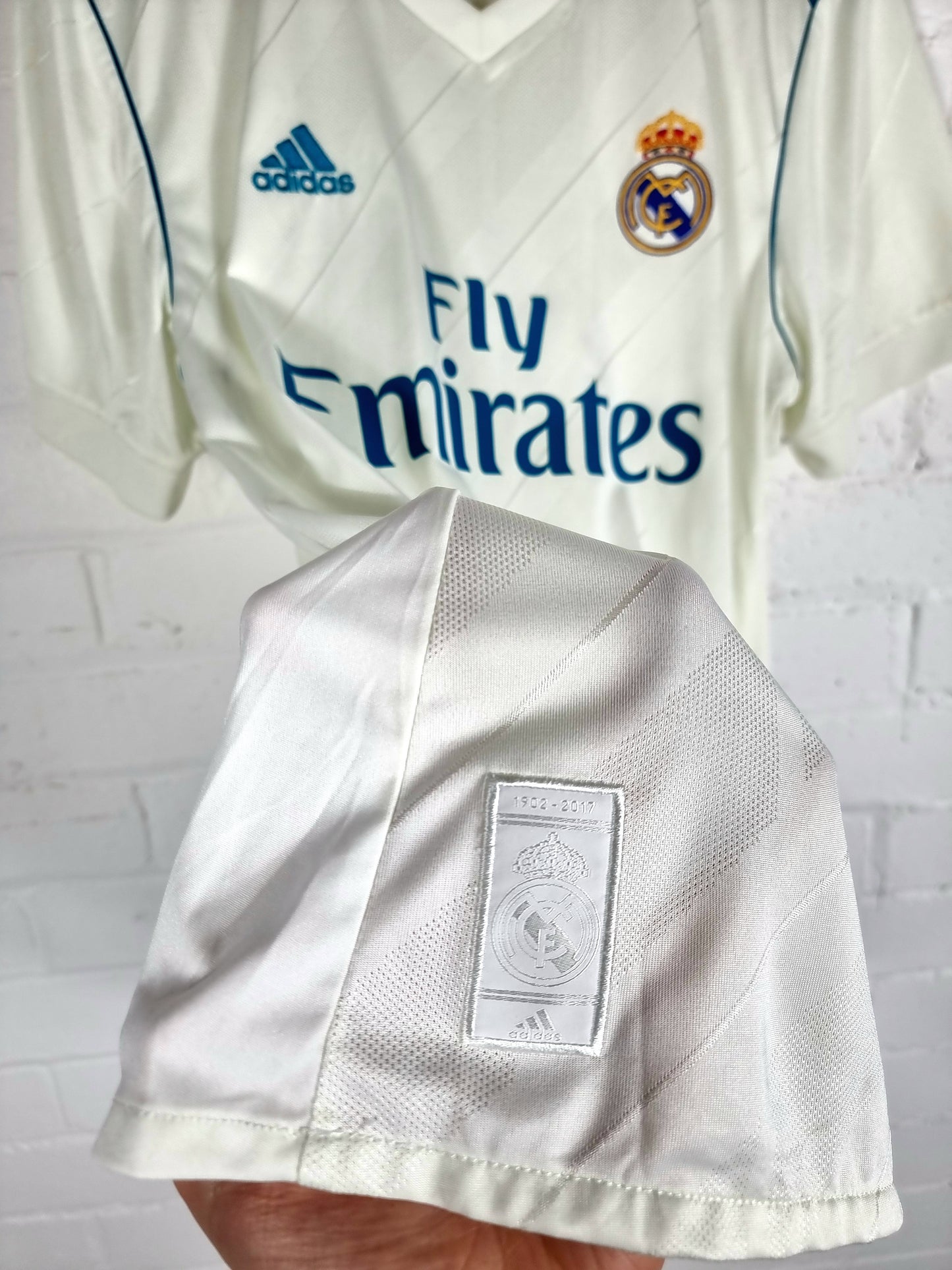 Adidas Real Madrid 2017/18 Home Shirt Large