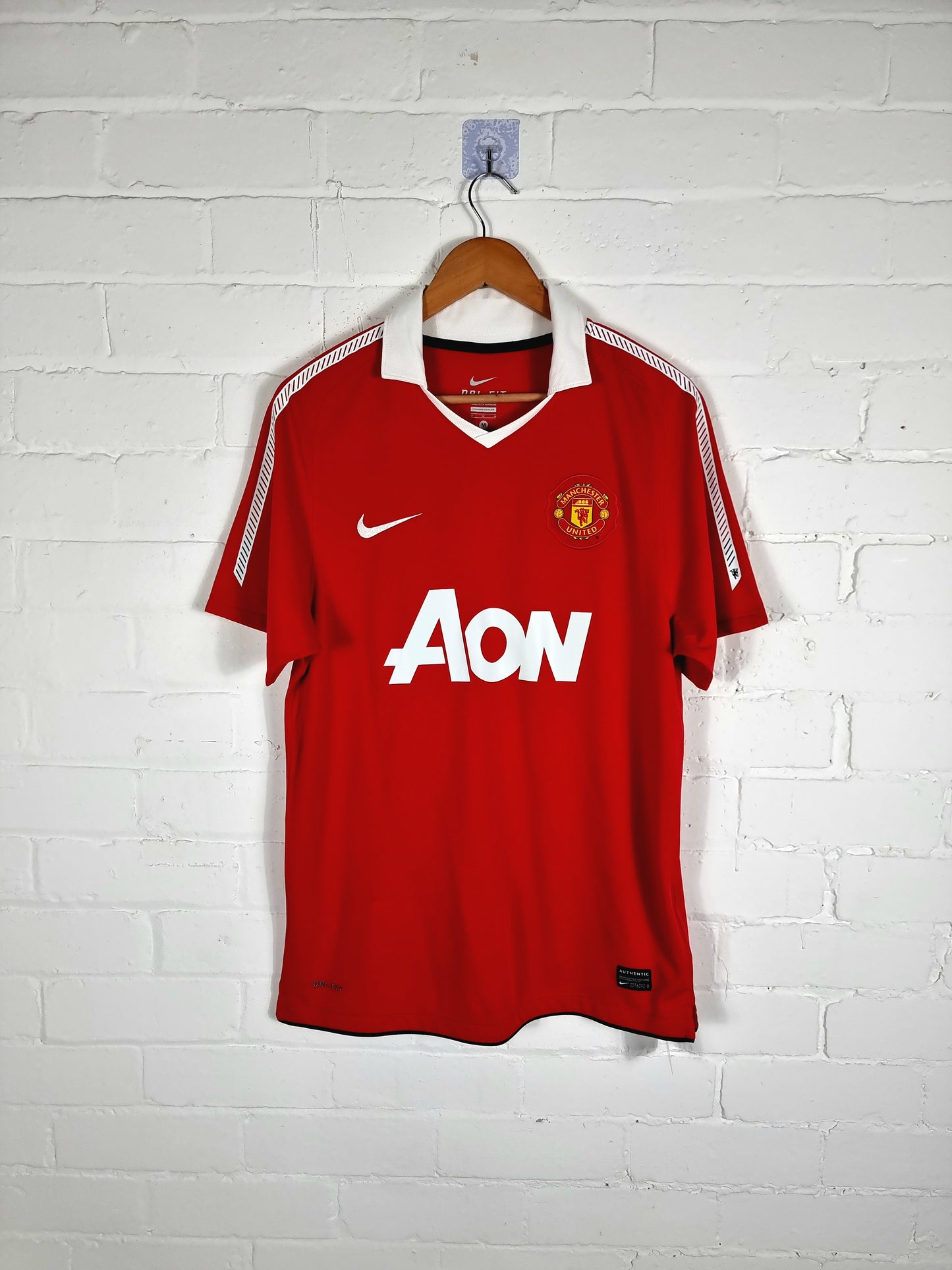 Nike Manchester United 2010/11 Home Shirt Medium
