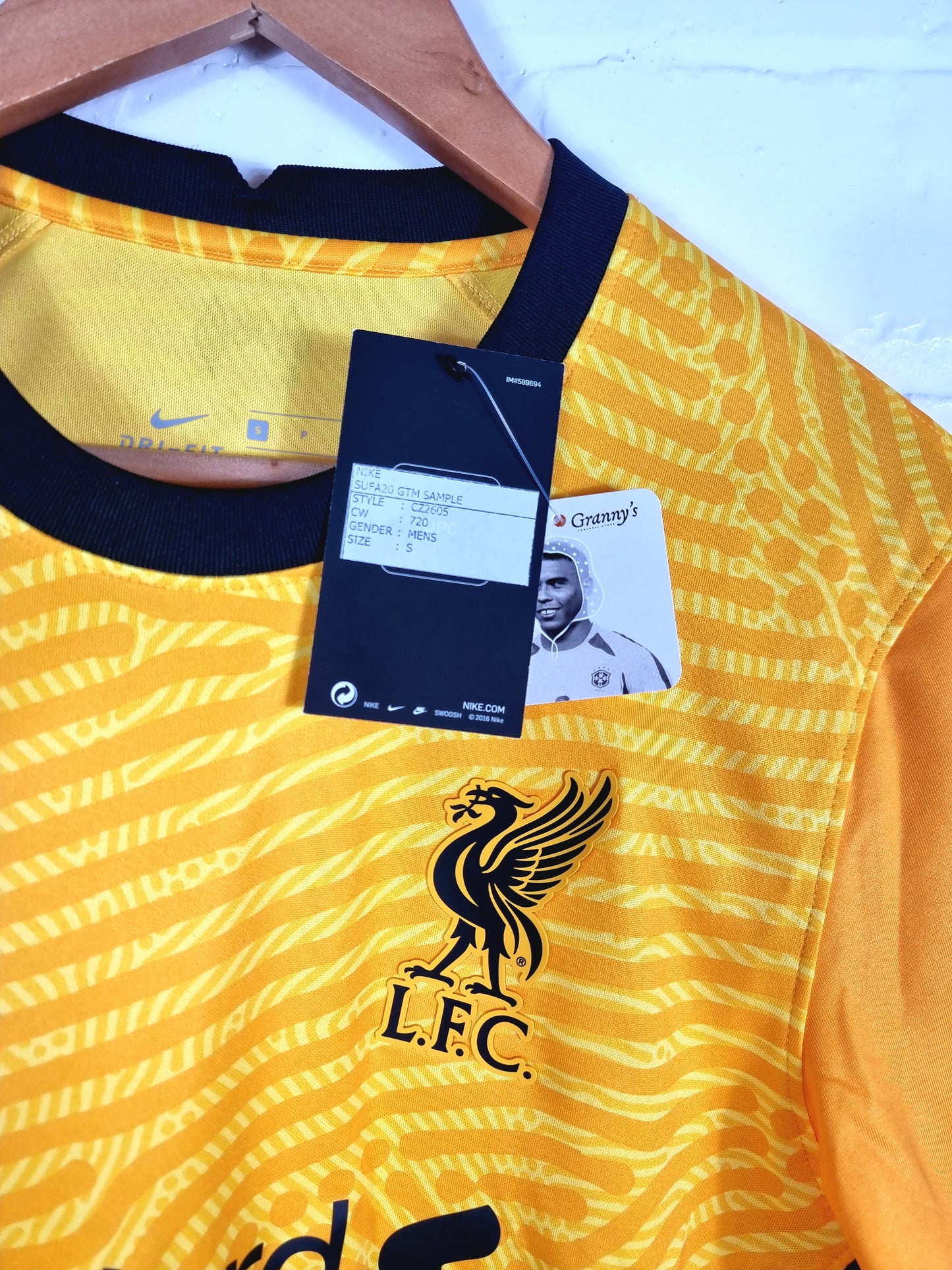 Nike Liverpool 2020/21 BNWT Player Spec Sample Long Sleeve Goalkeeper Shirt Small