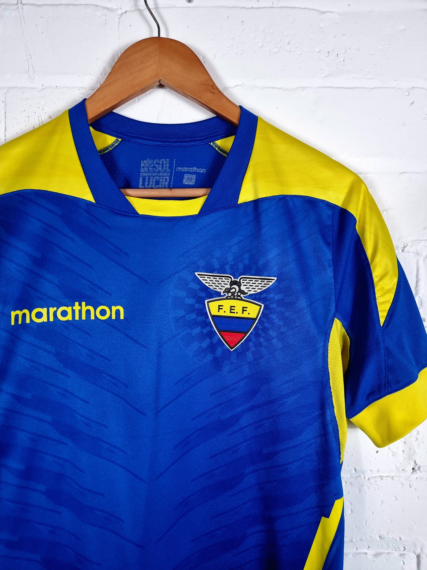 Marathon Ecuador 2014/2015 Away Shirt Medium