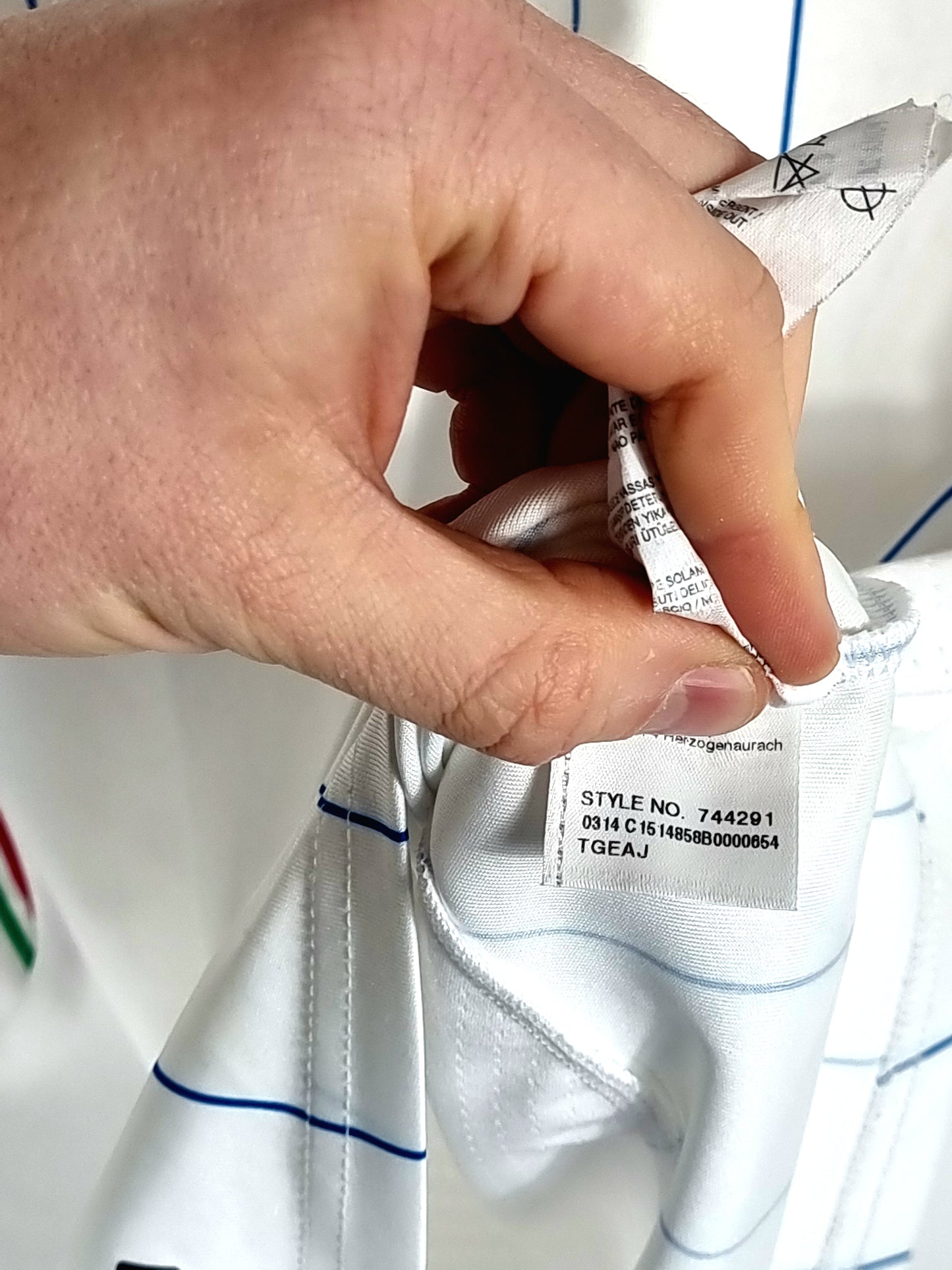 Puma Italy 2014/16 Away Shirt Medium