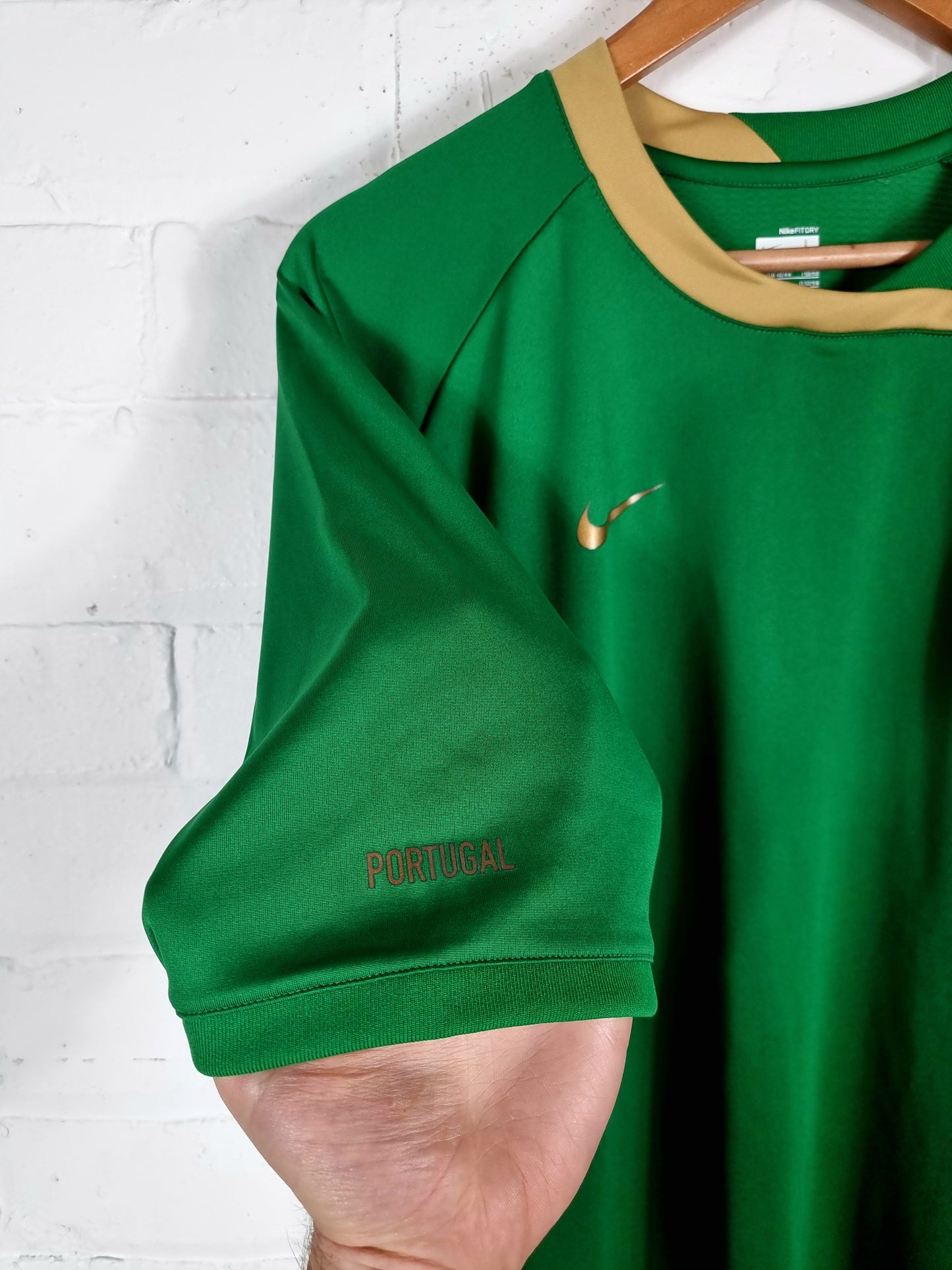 Nike Portugal 2008/10 Training Shirt Large