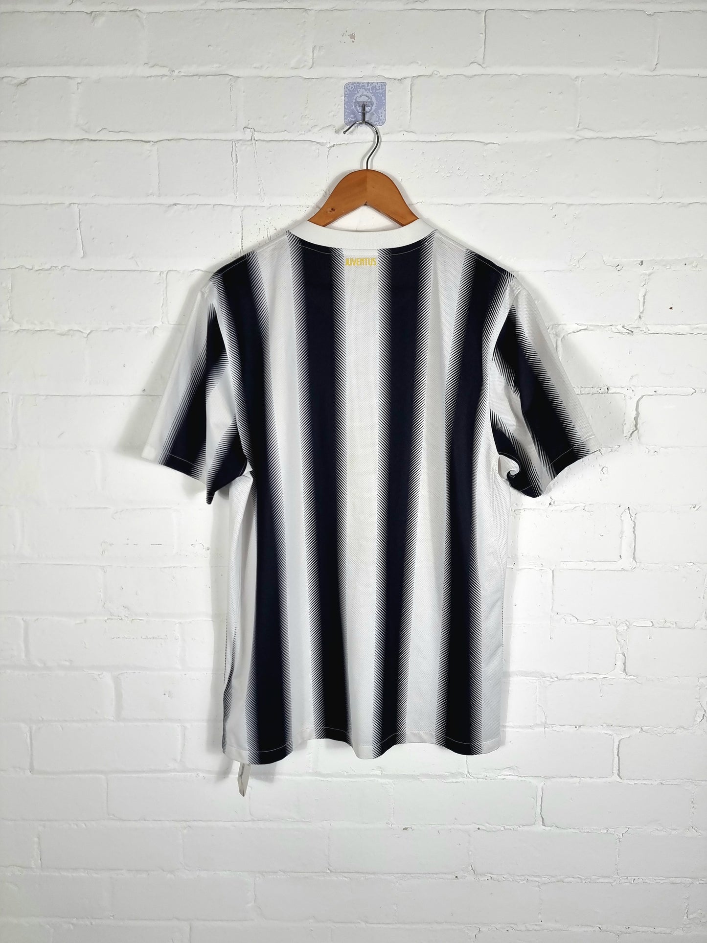 Nike Juventus 2011/12 Home Shirt Large