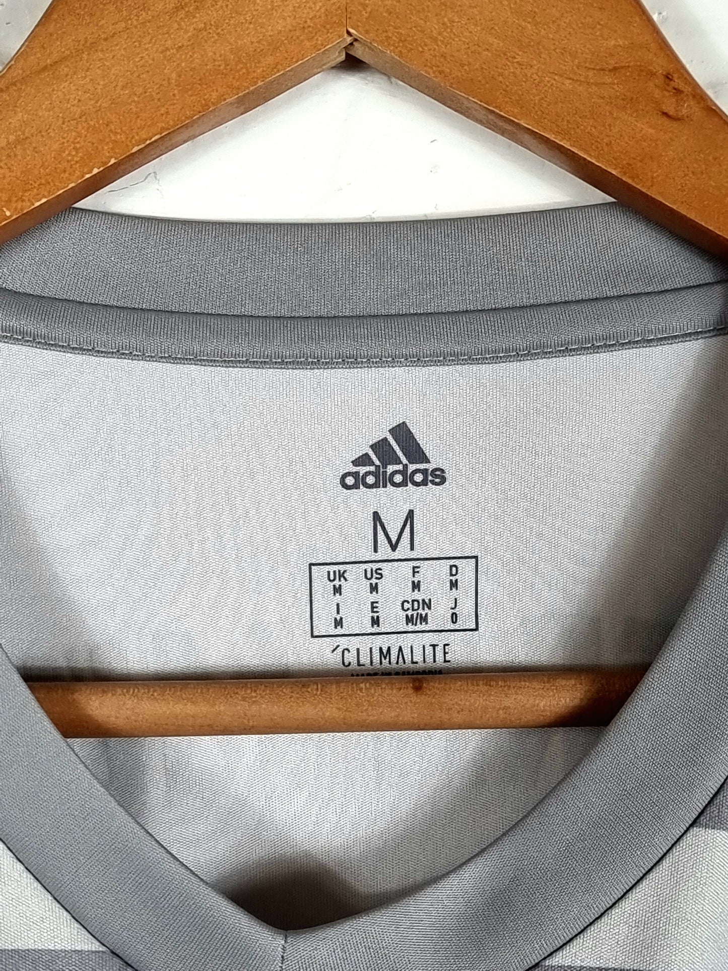 Adidas Bayern Munich 2018/19 'Neuer 1' Long Sleeve Goalkeeper Shirt Medium