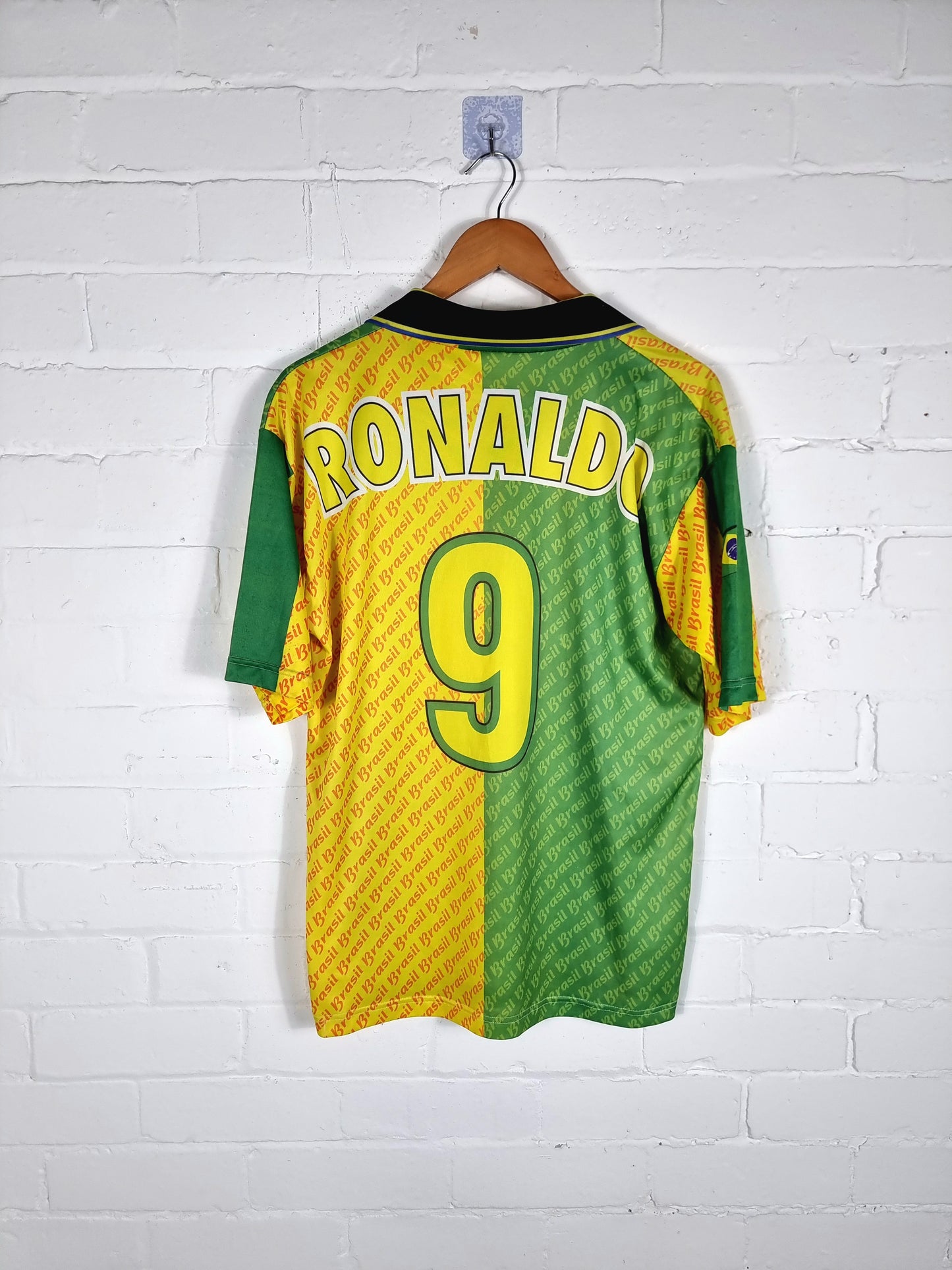 Brazil 1997/98 Bootleg Ronaldo Graphic Print Football Shirt Large