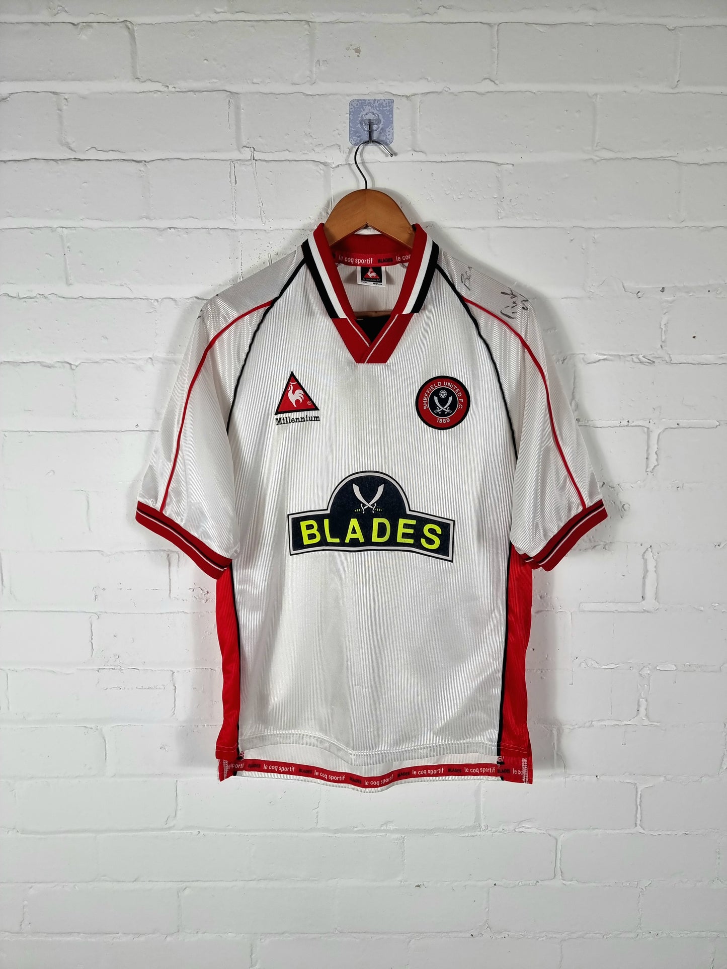Le Coq Sportif Sheffield United 1999/00 Signed Away Shirt Small