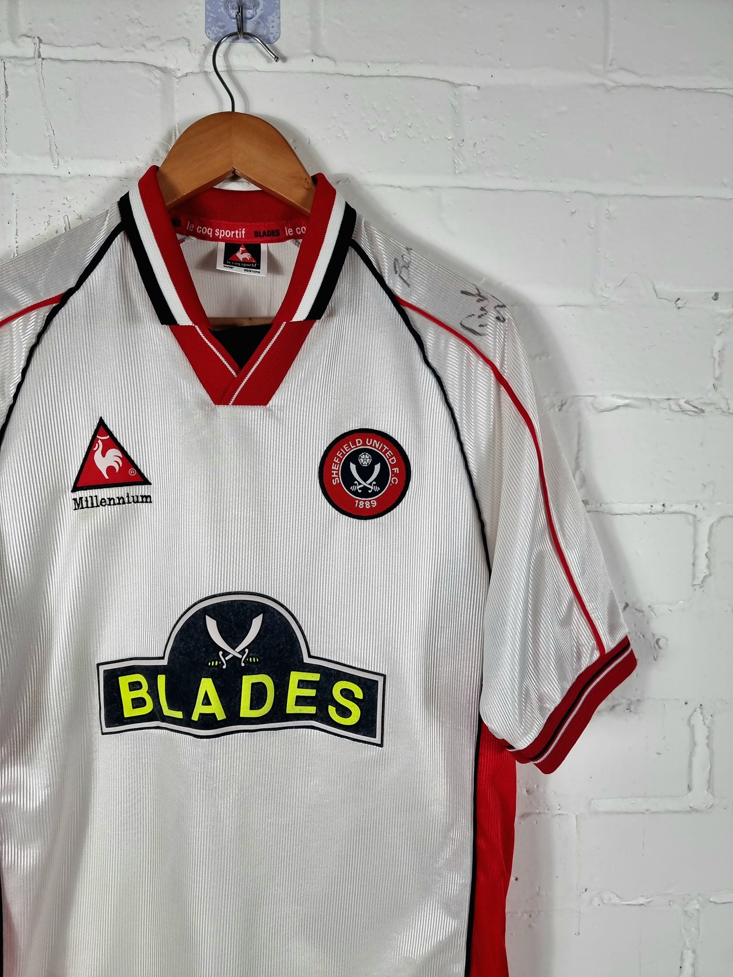 Le Coq Sportif Sheffield United 1999/00 Signed Away Shirt Small