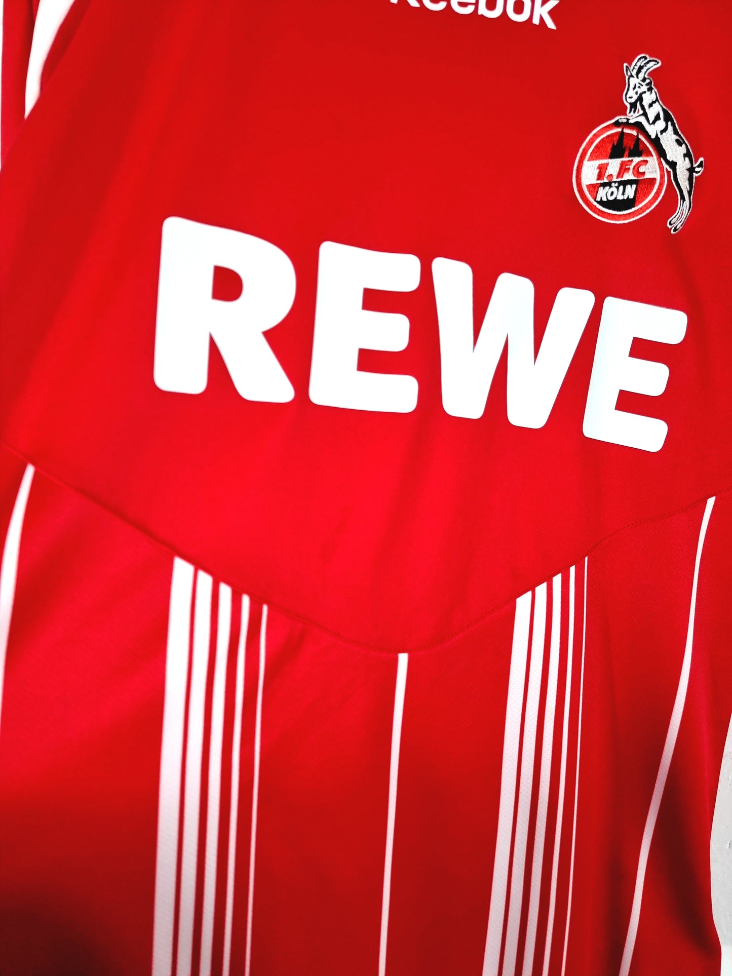 Reebok FC Koln 2009/10 Home Shirt Small