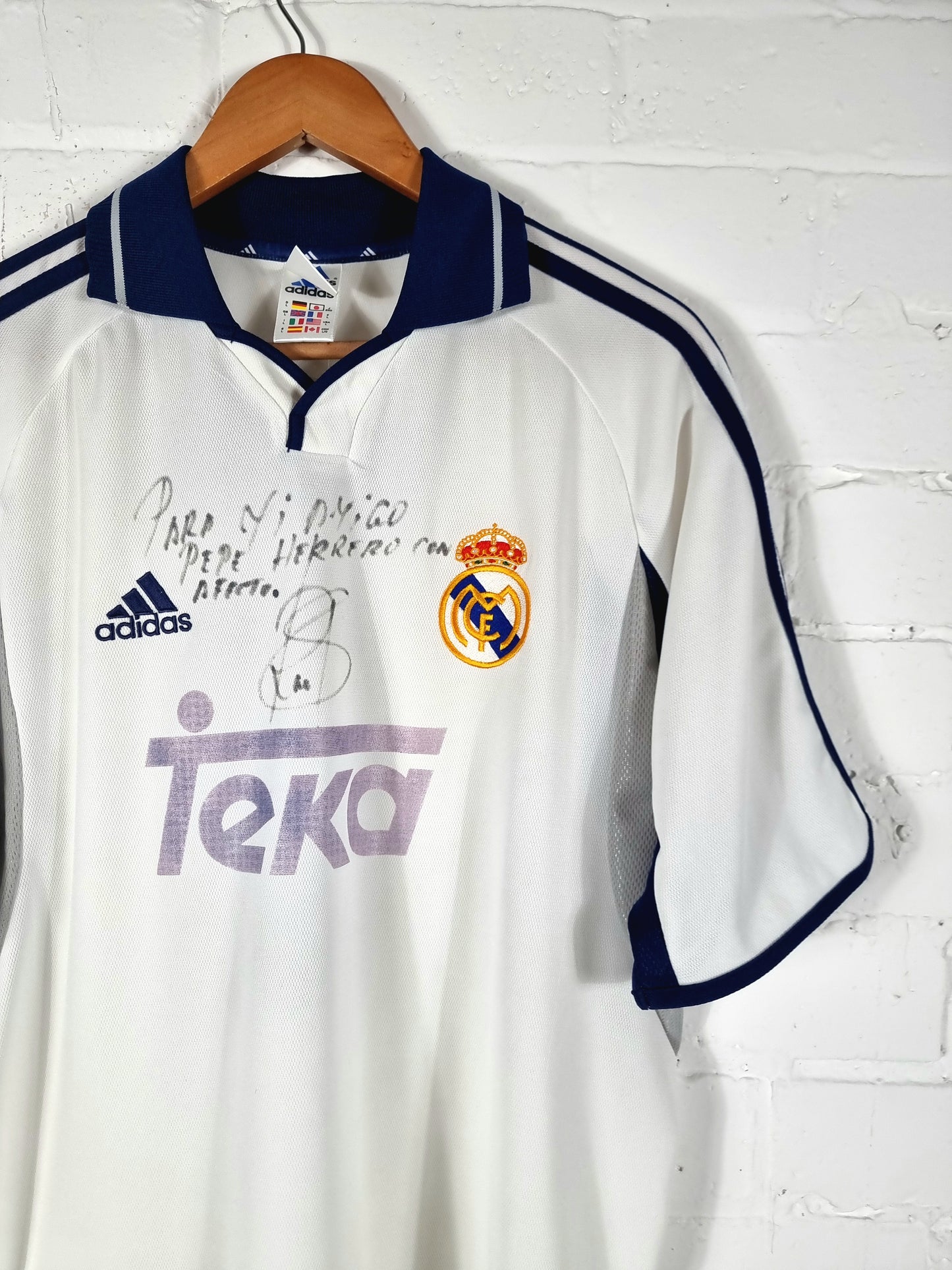 Adidas Real Madrid 2000/01 'Raul 7' Signed Home Shirt Large