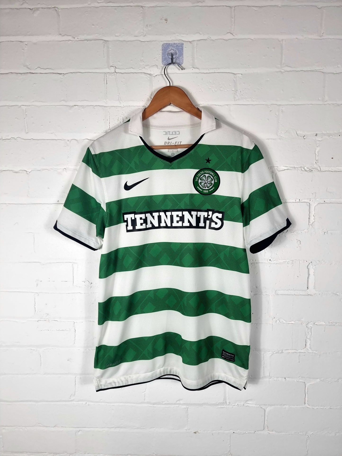 Nike Celtic 2010/12 Home Shirt Medium