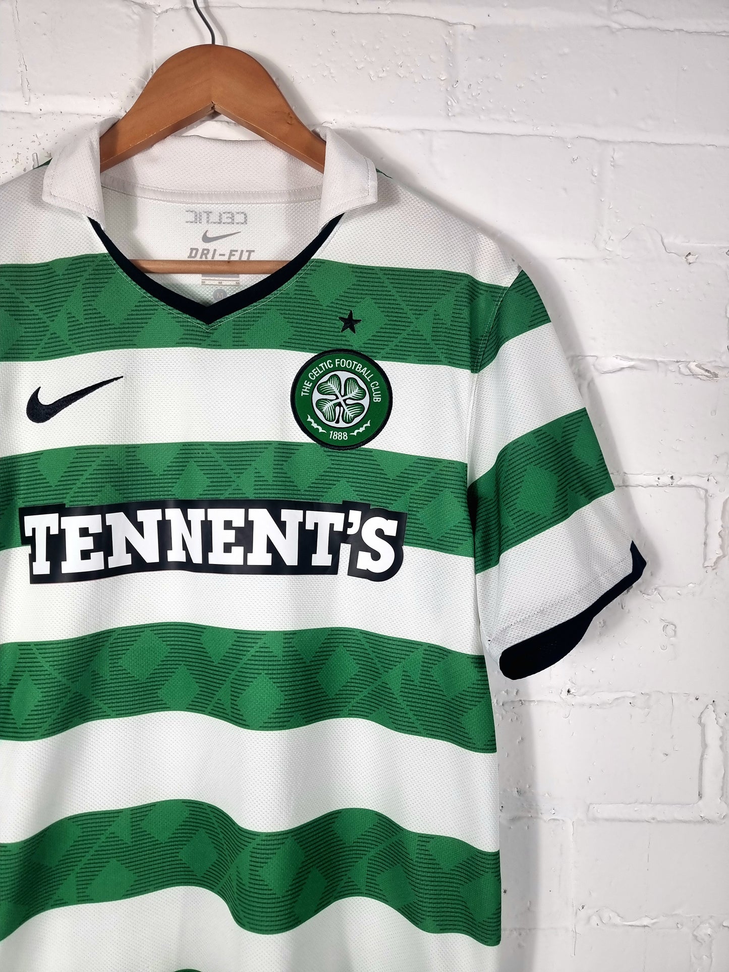 Nike Celtic 2010/12 Home Shirt Medium