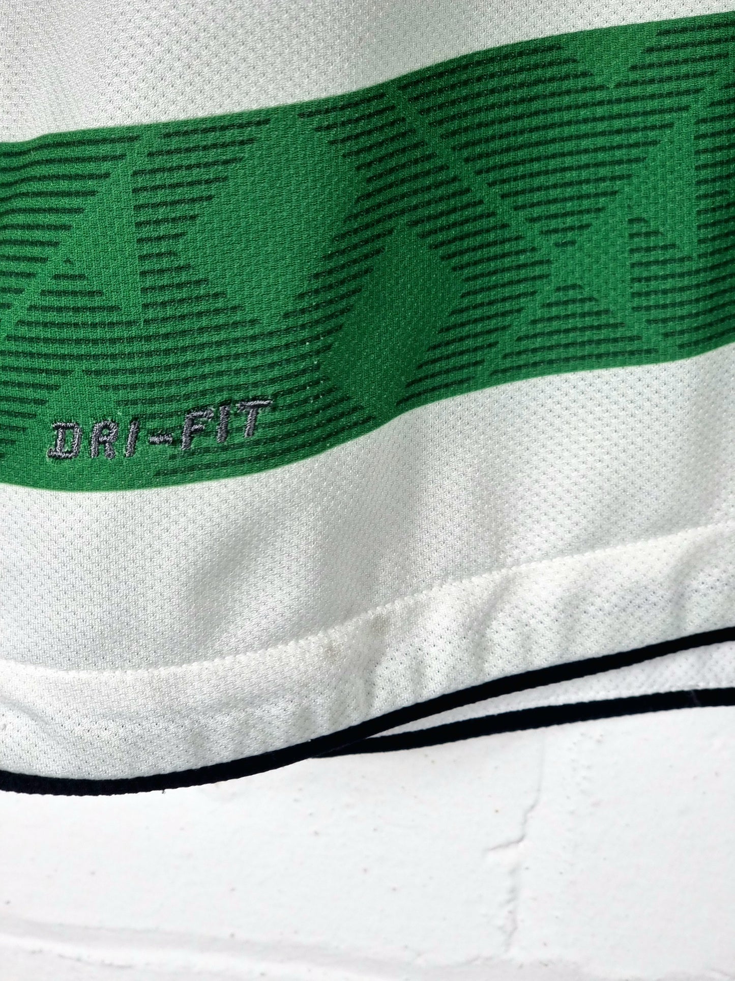 Nike Celtic 2010/12 Home Shirt Medium
