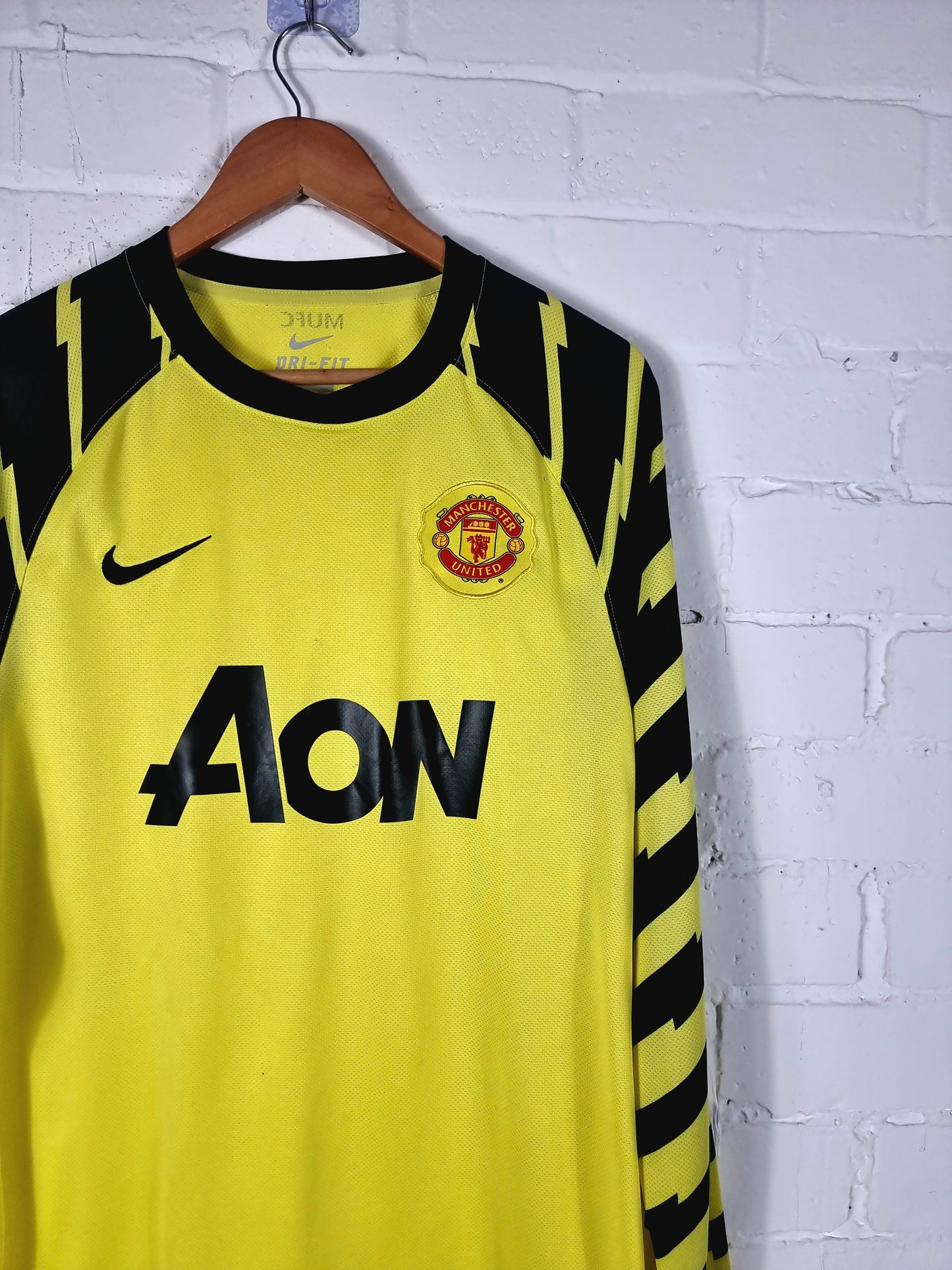 Nike Manchester United 2010/11 Long Sleeve Shirt Medium