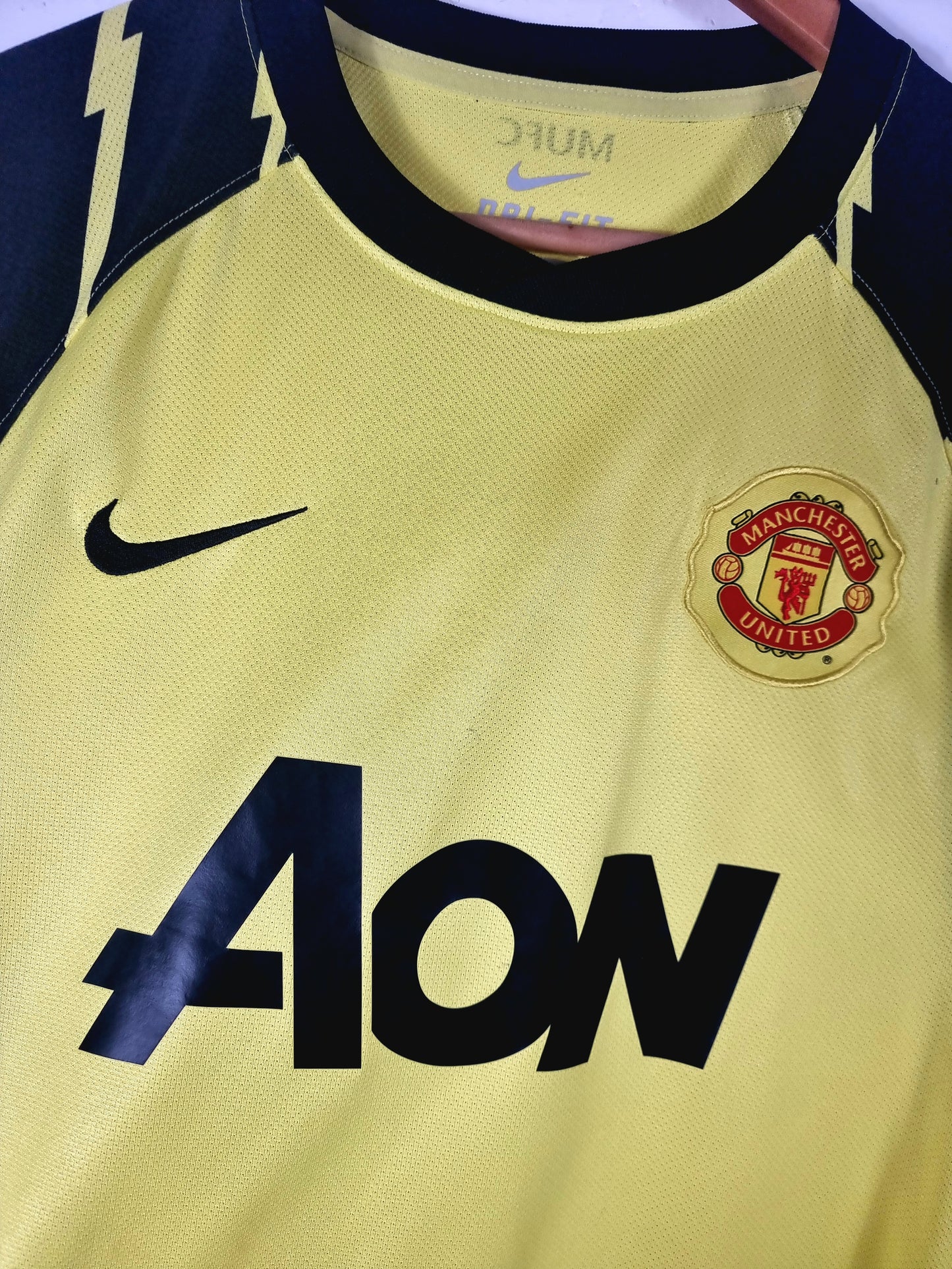 Nike Manchester United 2010/11 Long Sleeve Shirt Medium