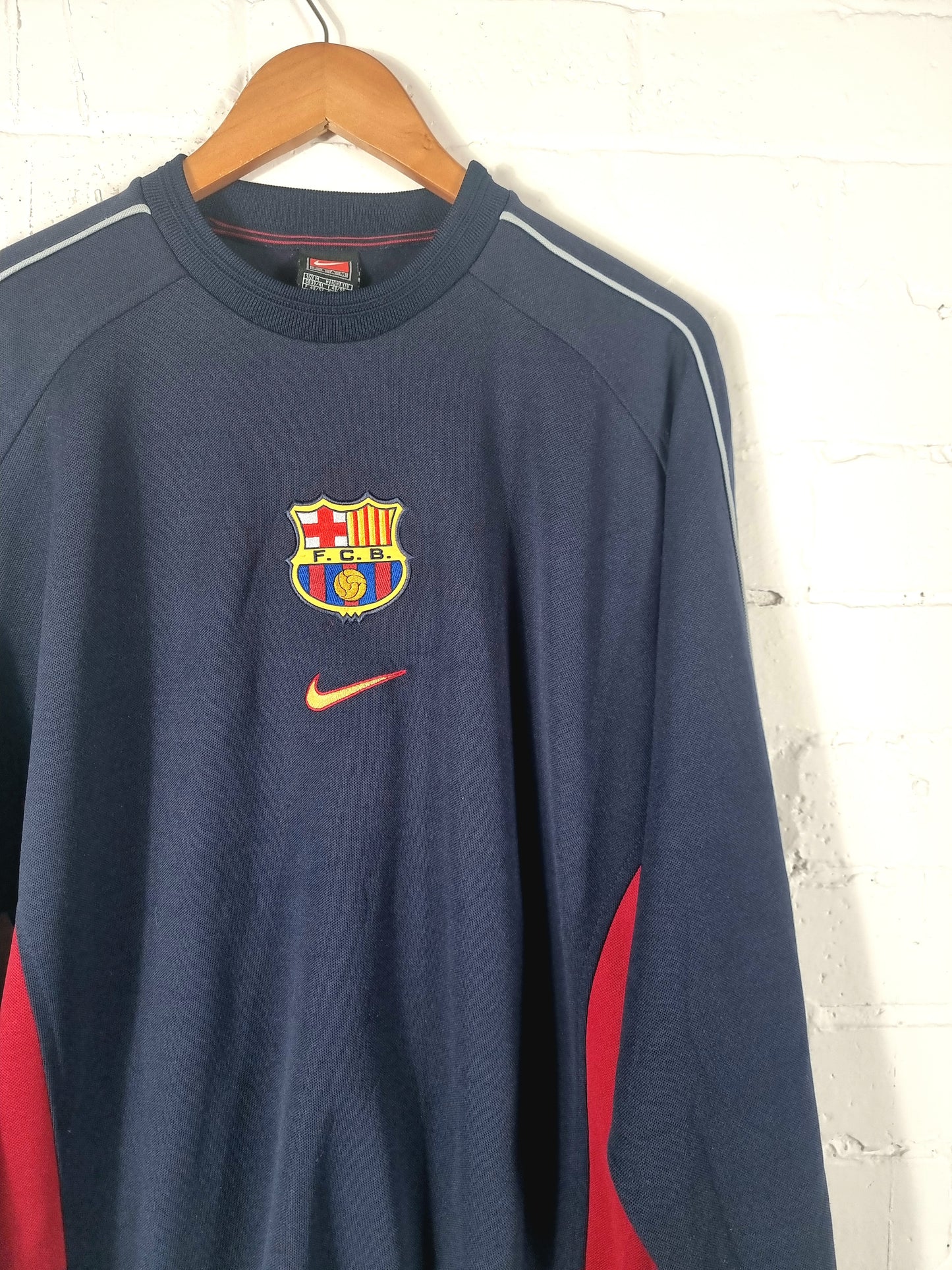 Nike Barcelona 1999/00 Training Sweatshirt Medium